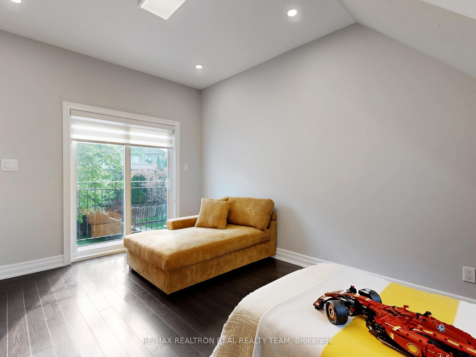 72 Burrows Avenue Property Photo 32