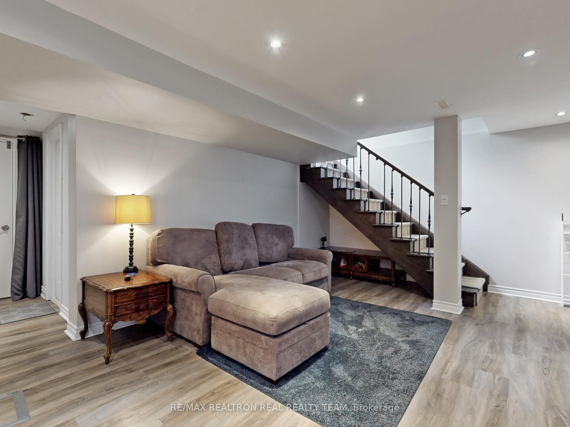 72 Burrows Avenue Property Photo 38
