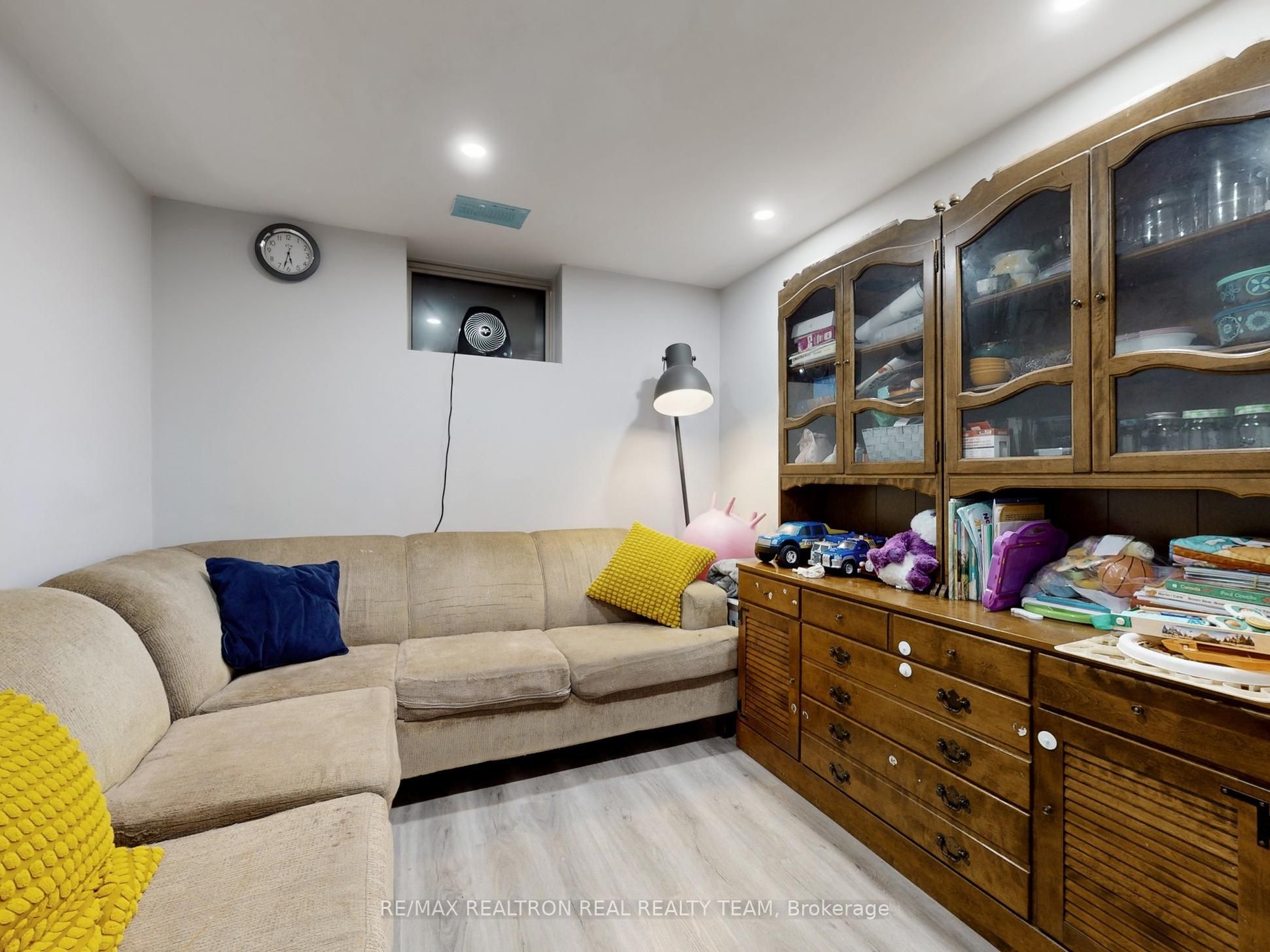 72 Burrows Avenue Property Photo 44