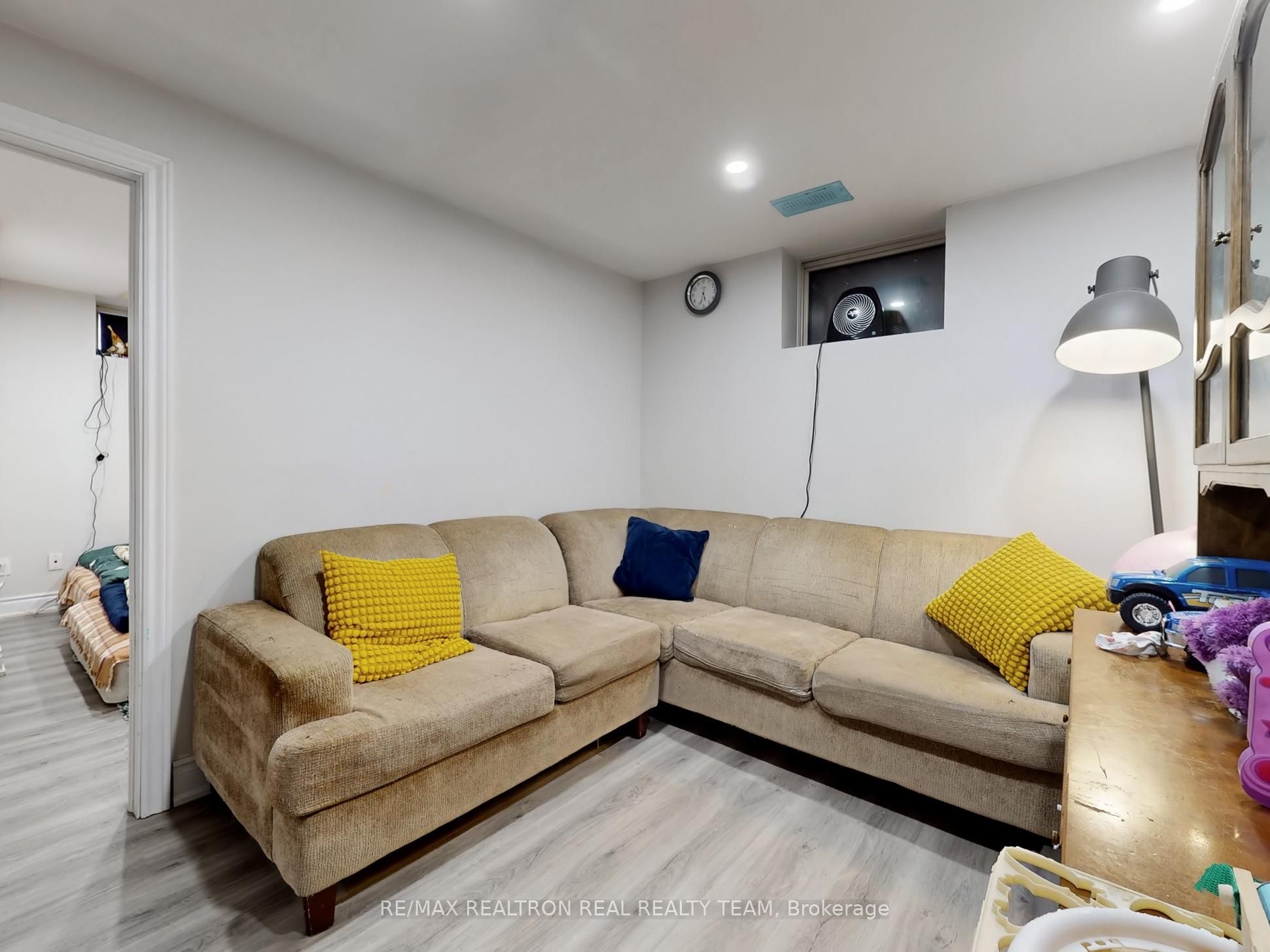 72 Burrows Avenue Property Photo 45