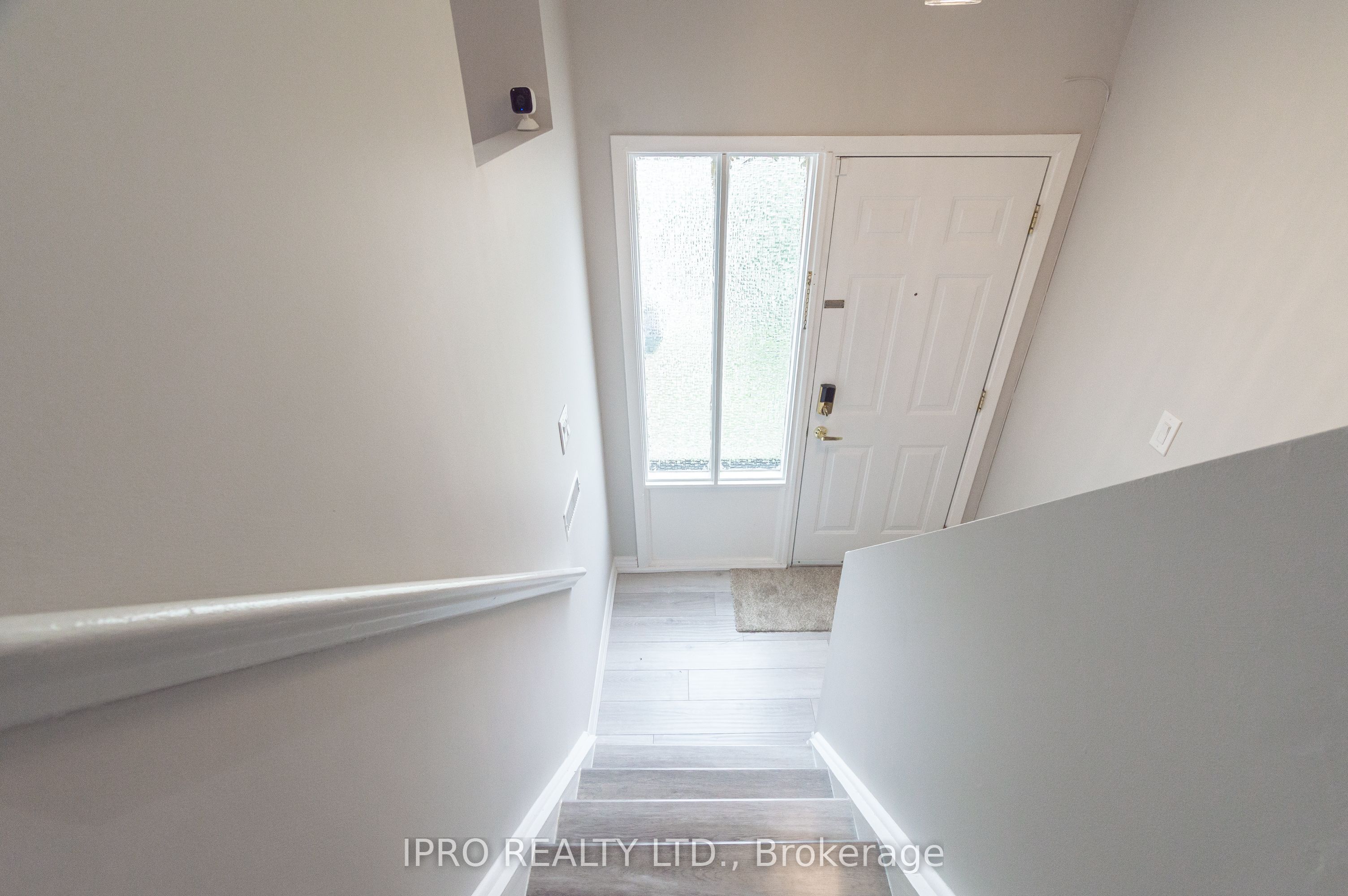 16 Franklin Court Property Photo 2
