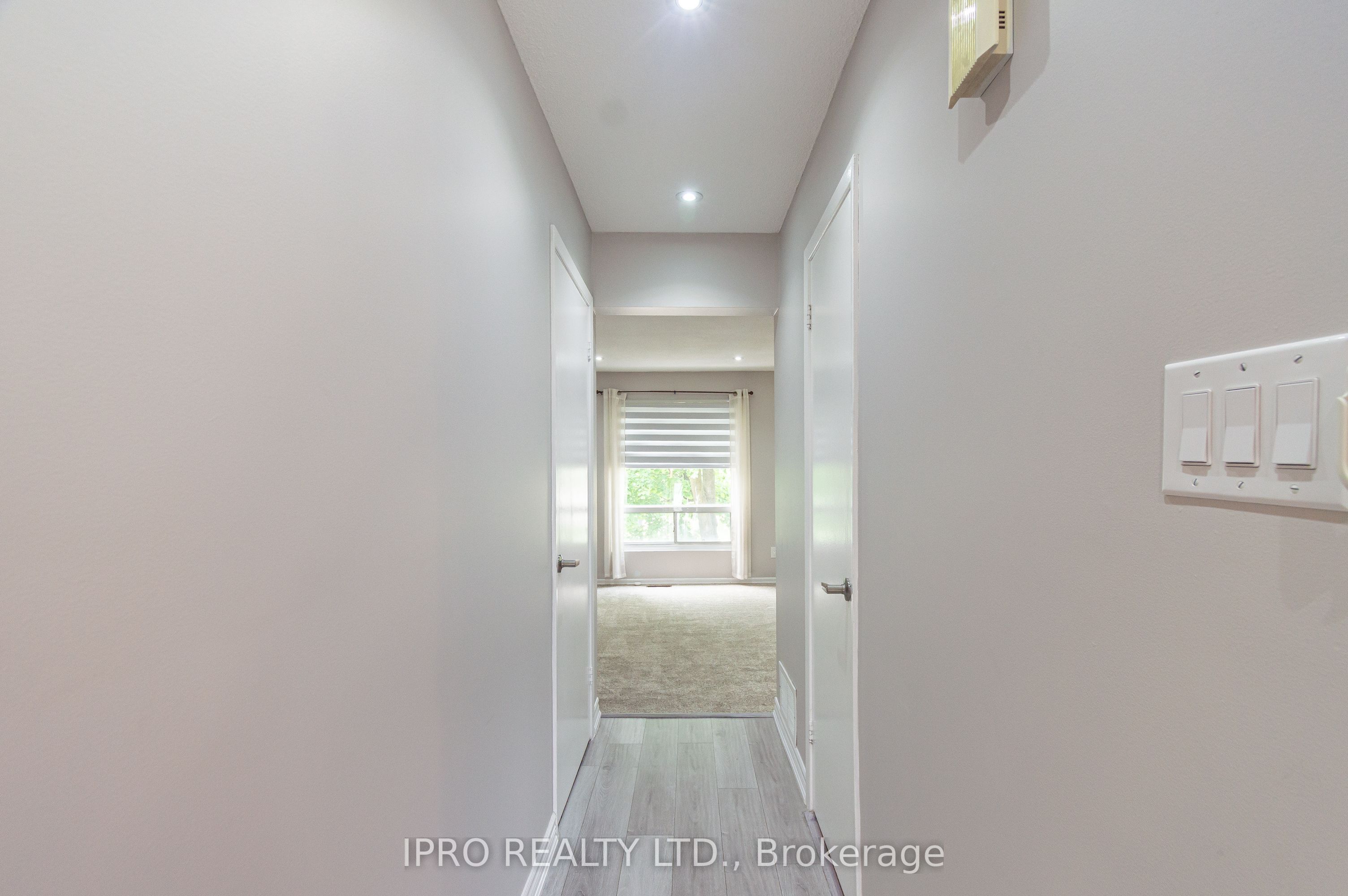 16 Franklin Court Property Photo 7