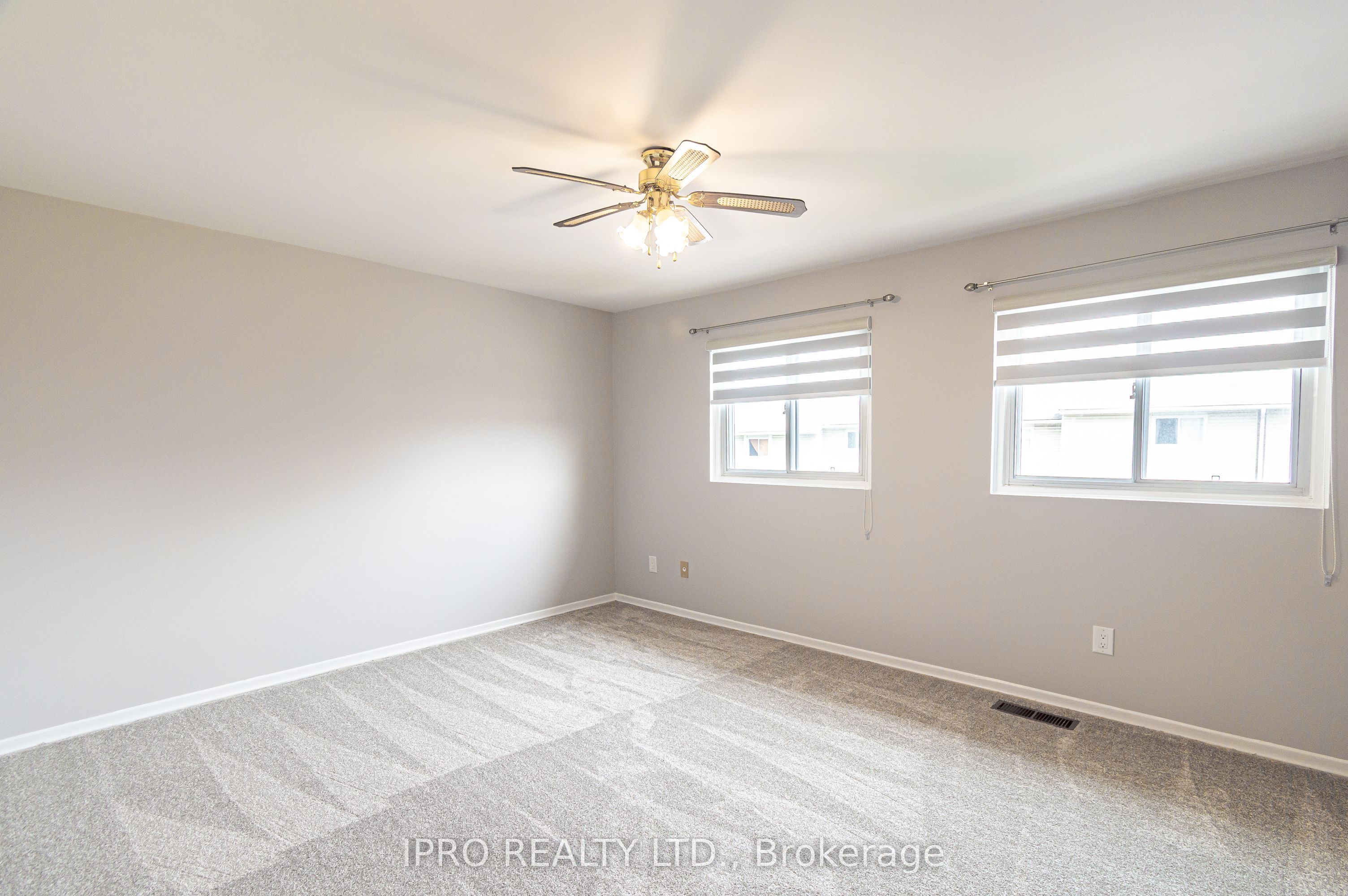 16 Franklin Court Property Photo 12