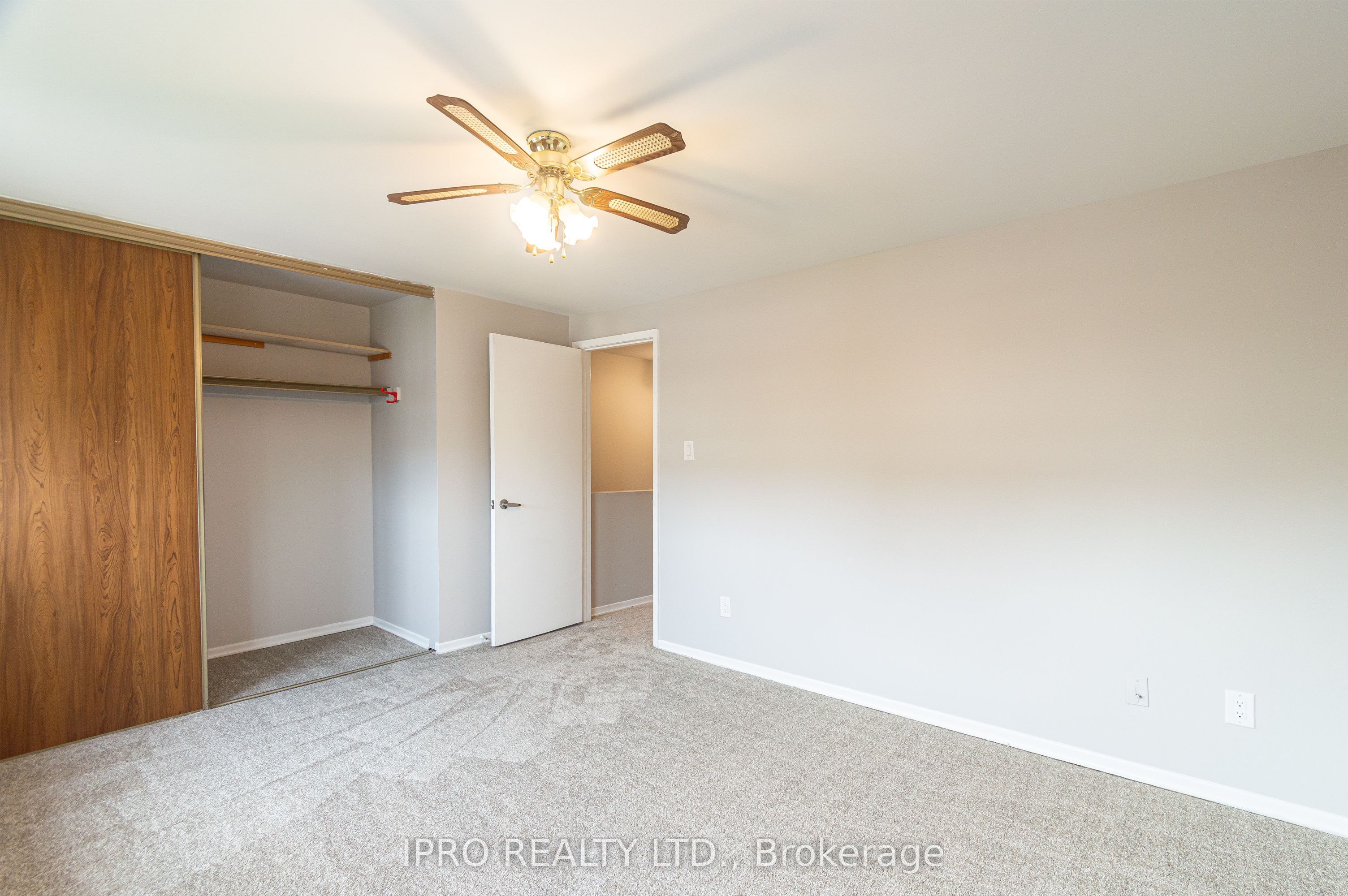 16 Franklin Court Property Photo 13