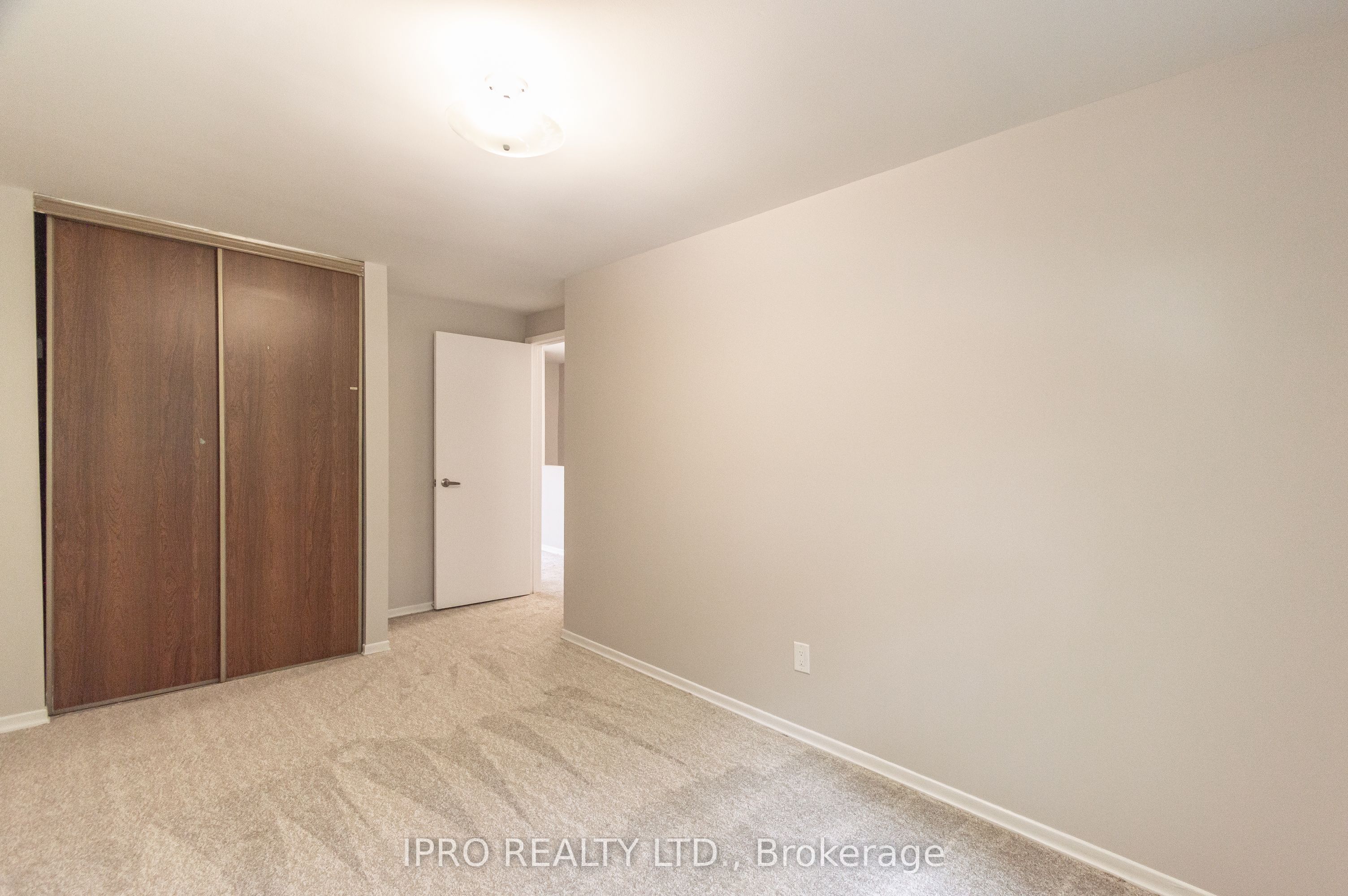 16 Franklin Court Property Photo 16