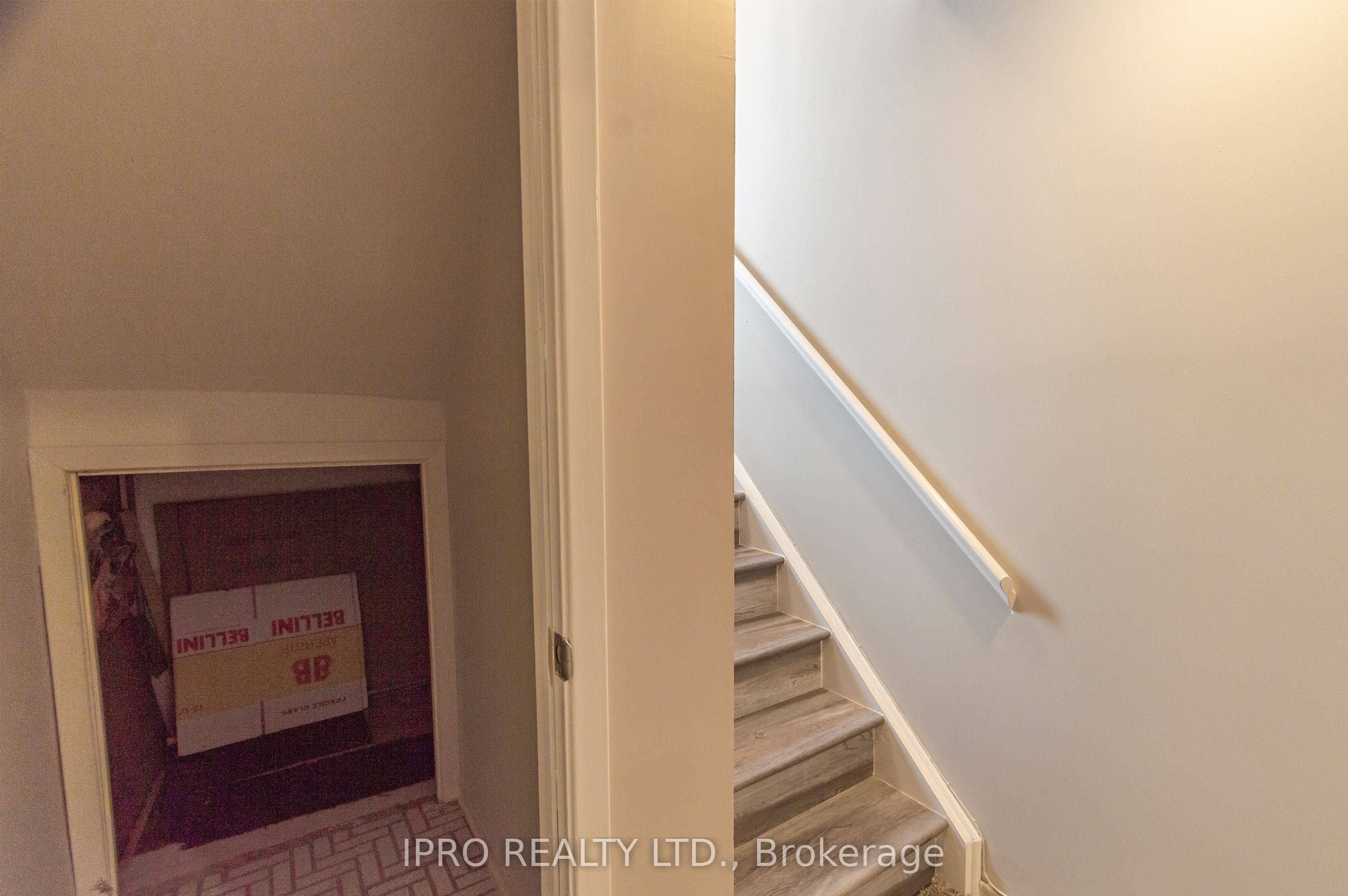 16 Franklin Court Property Photo 22