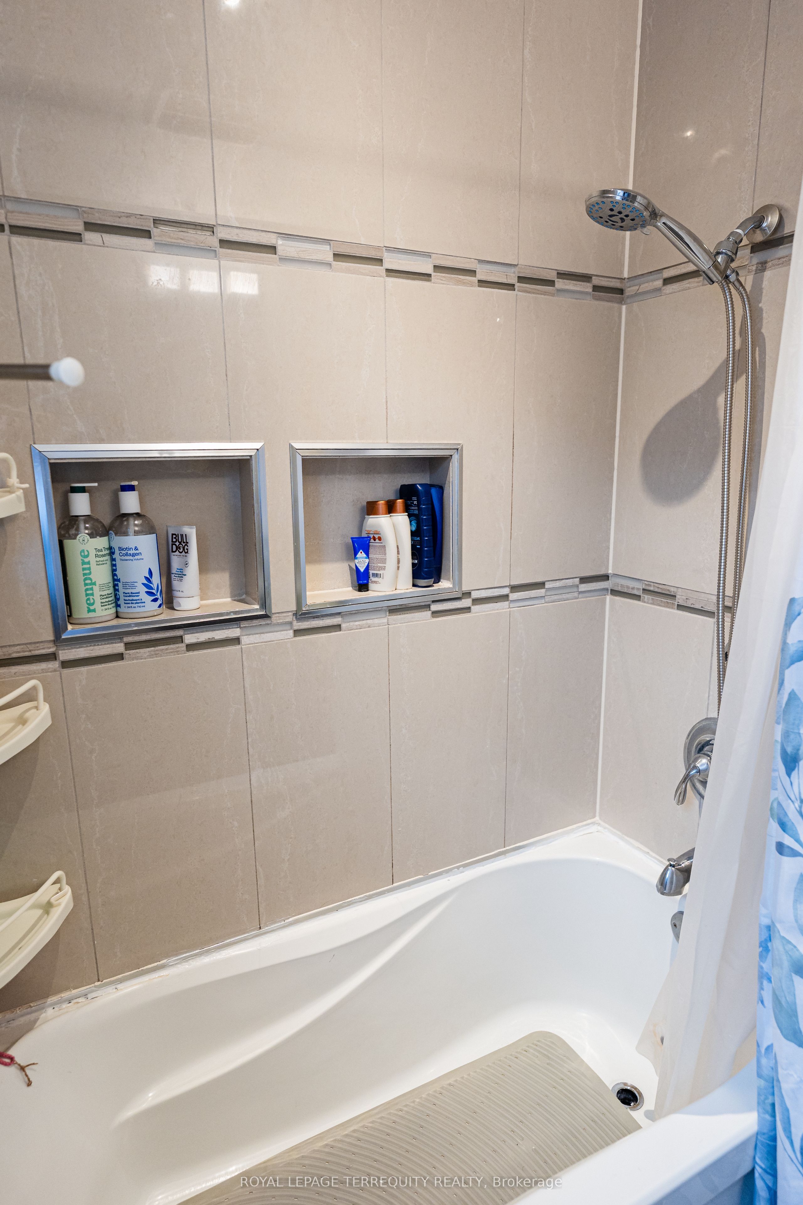 968 Castlefield Avenue Property Photo 13