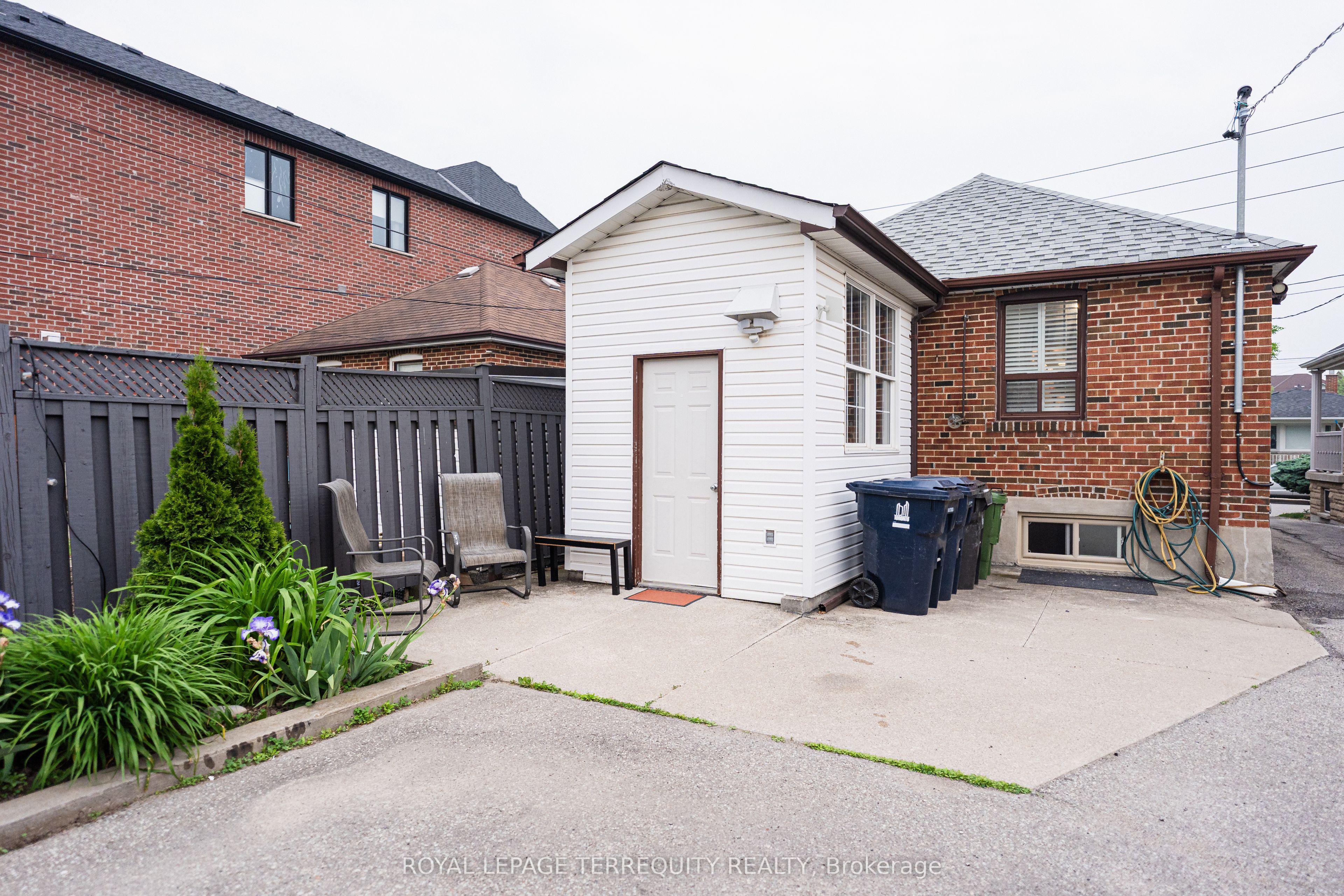 968 Castlefield Avenue Property Photo 20