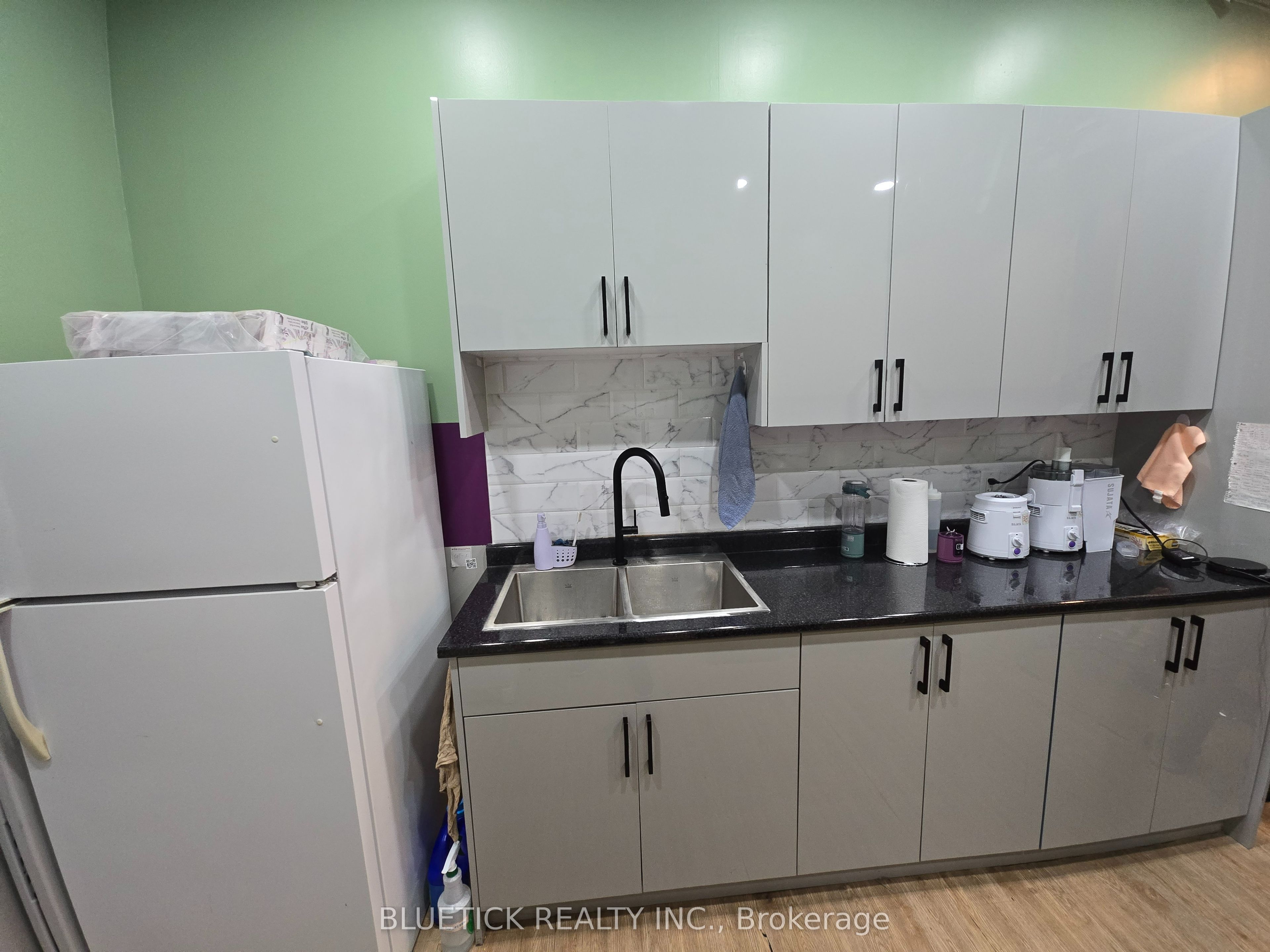 2687 Kipling Avenue 10b Property Photo 14