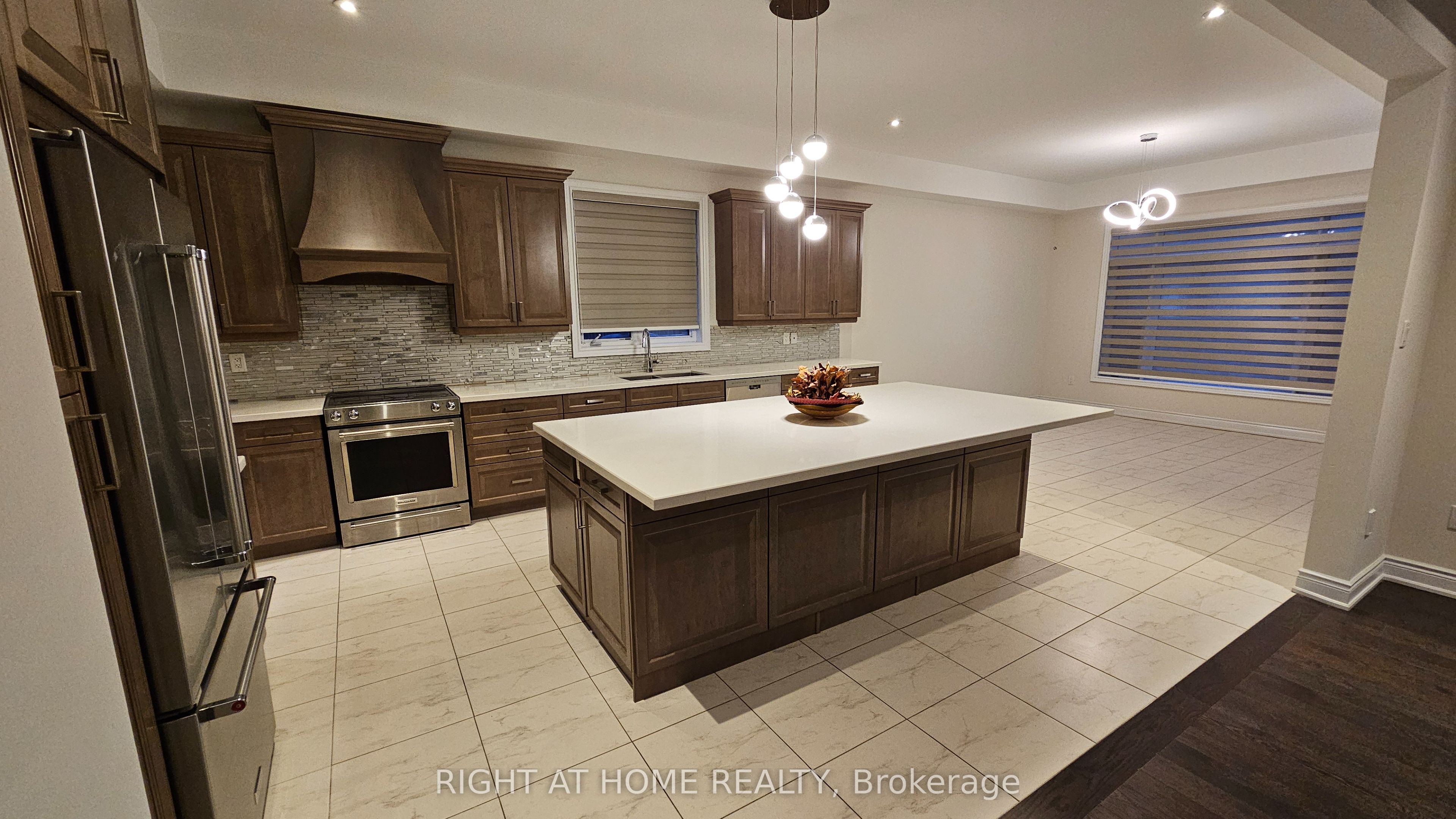 3175 Daniel Way Property Photo 4