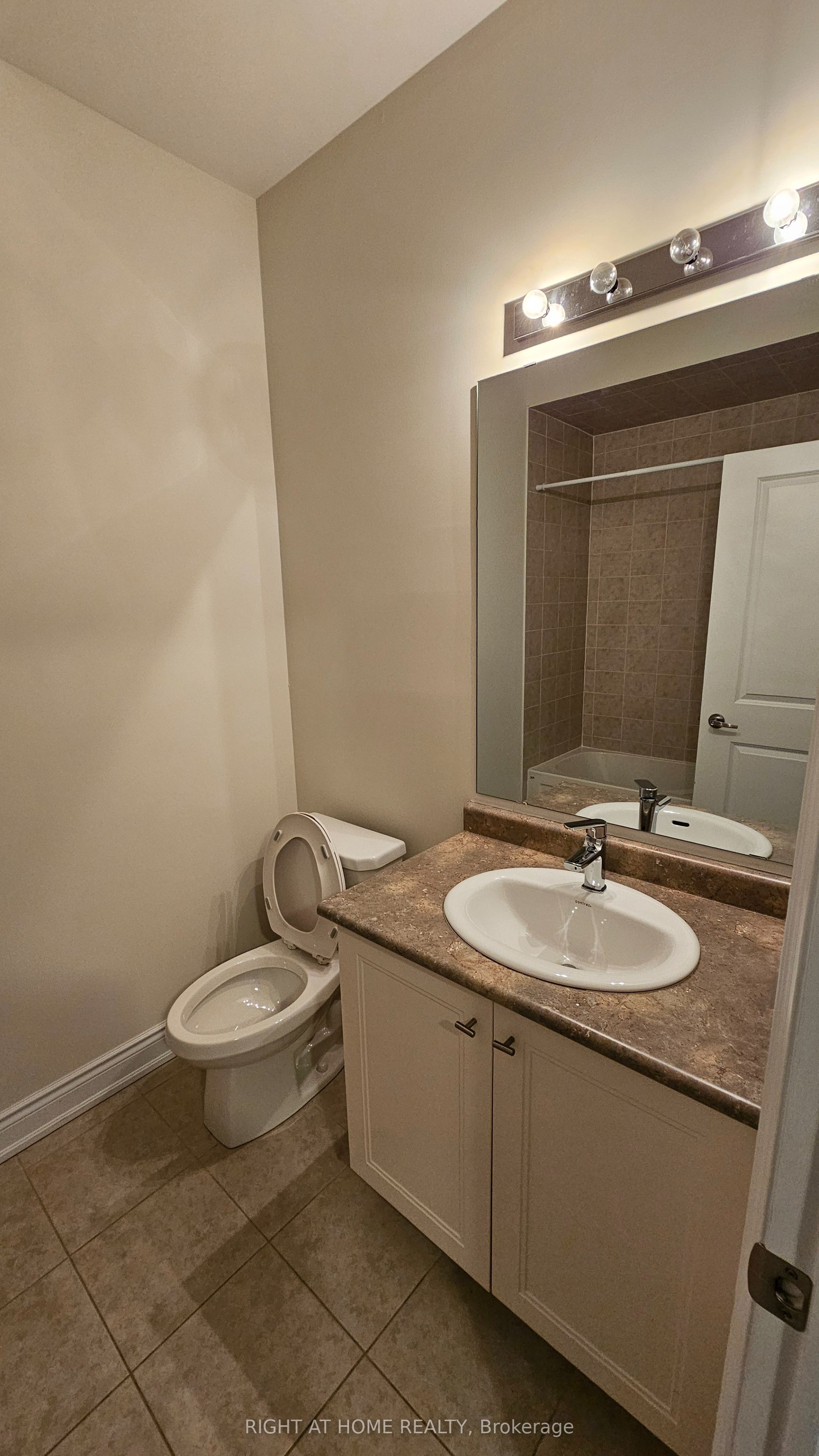 3175 Daniel Way Property Photo 12