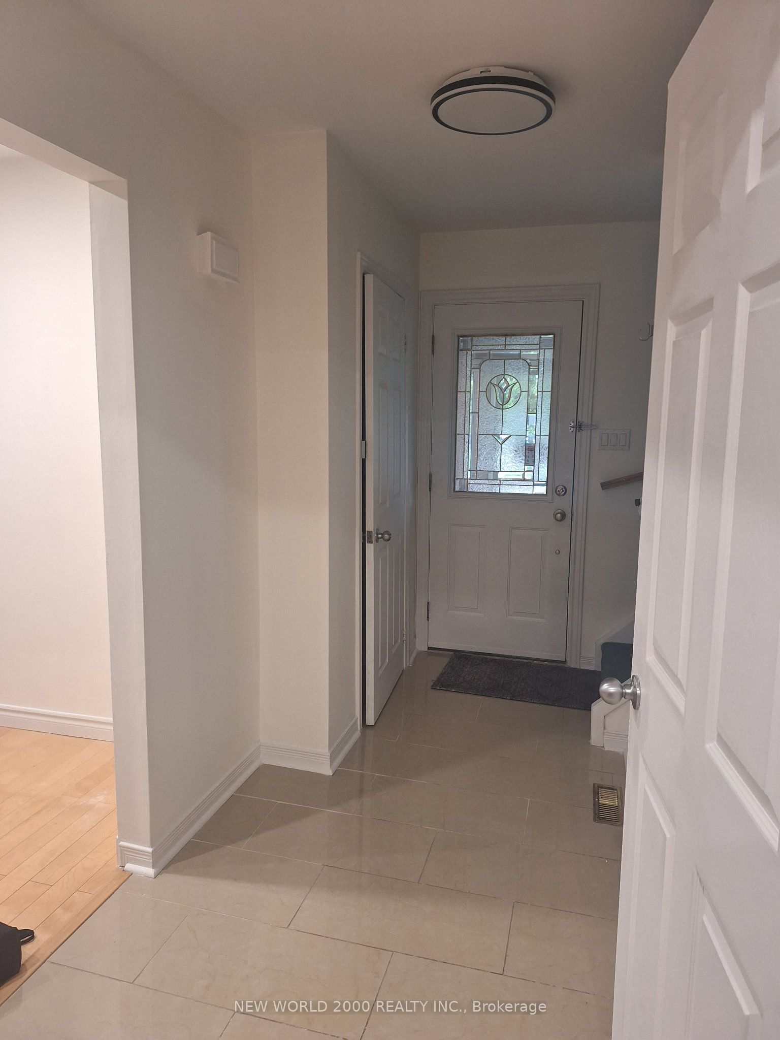 676 Galloway Crescent Property Photo 3