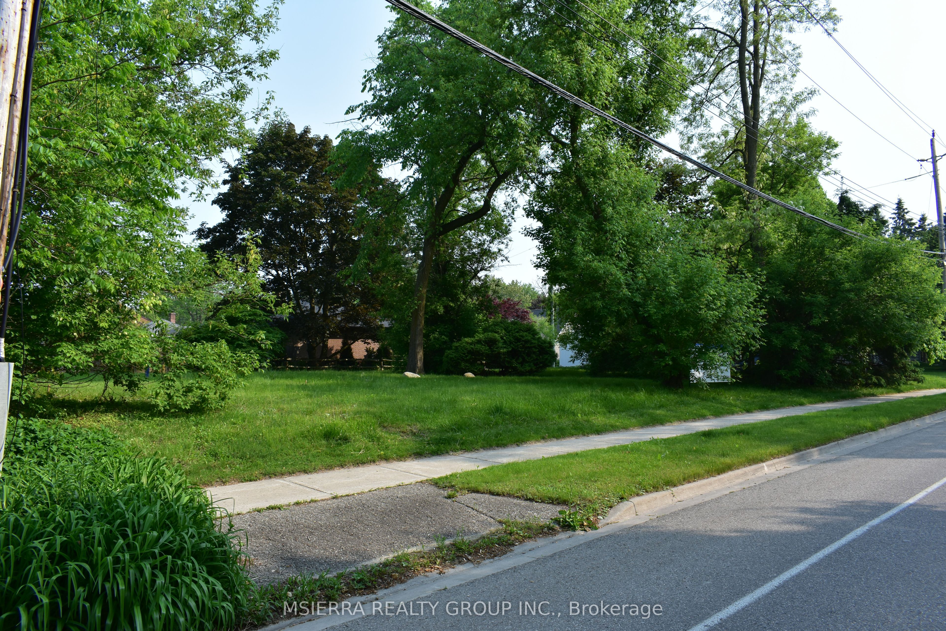 4 Walker Rd W Property Photo 8