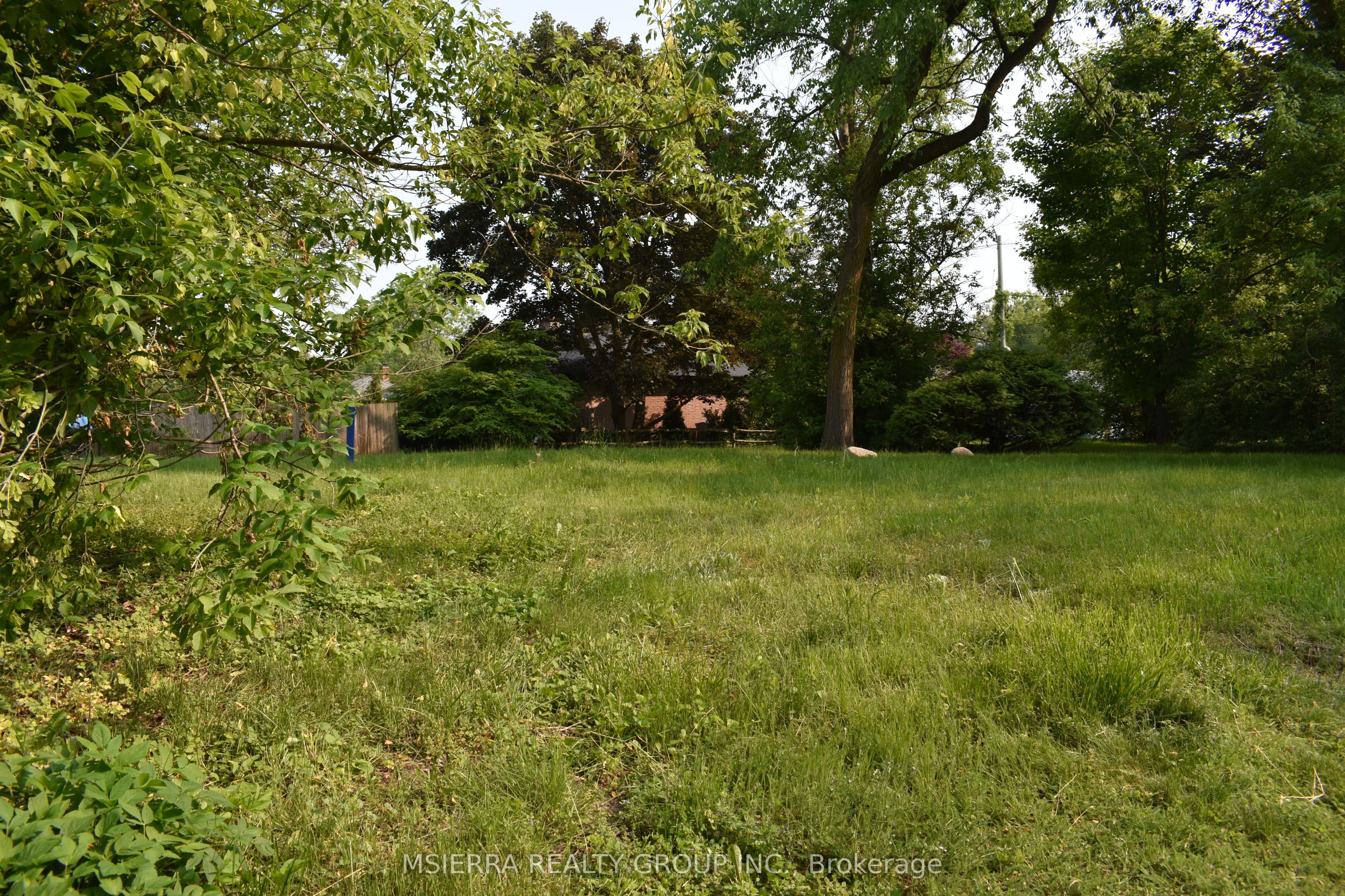 4 Walker Rd W Property Photo 9