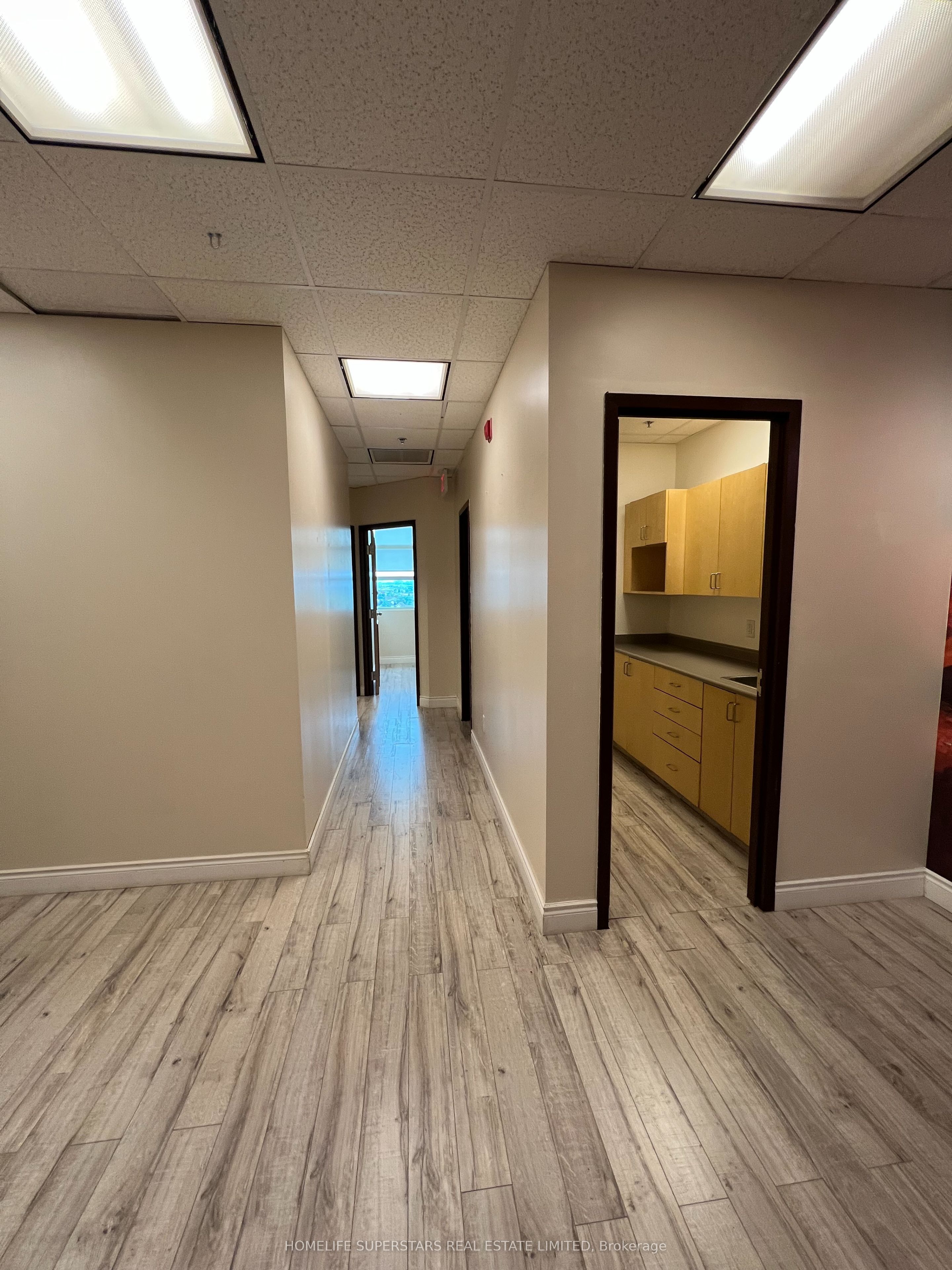 #607 - 2250 Bovaird Drive Property Photo 12