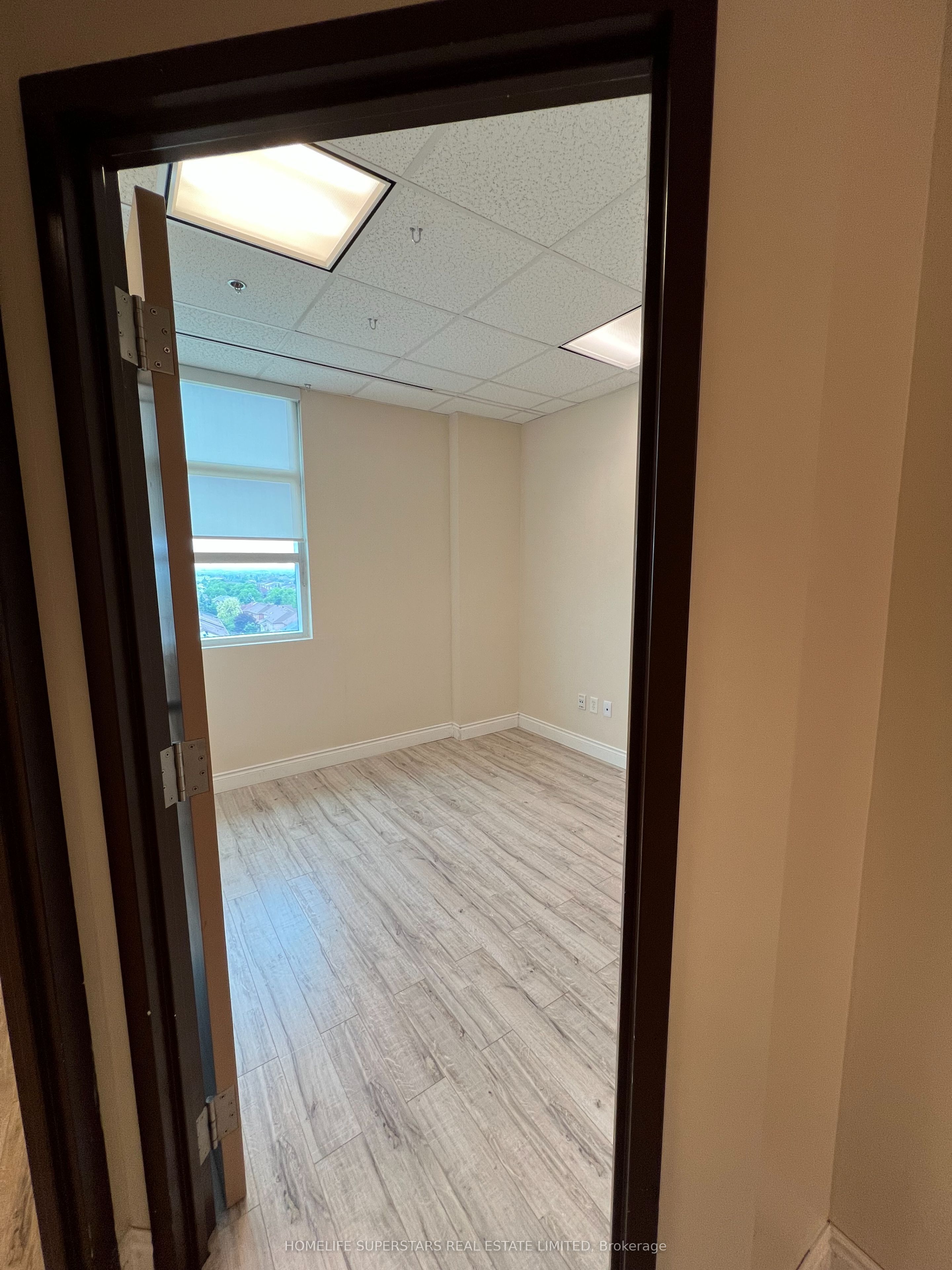 #607 - 2250 Bovaird Drive Property Photo 19