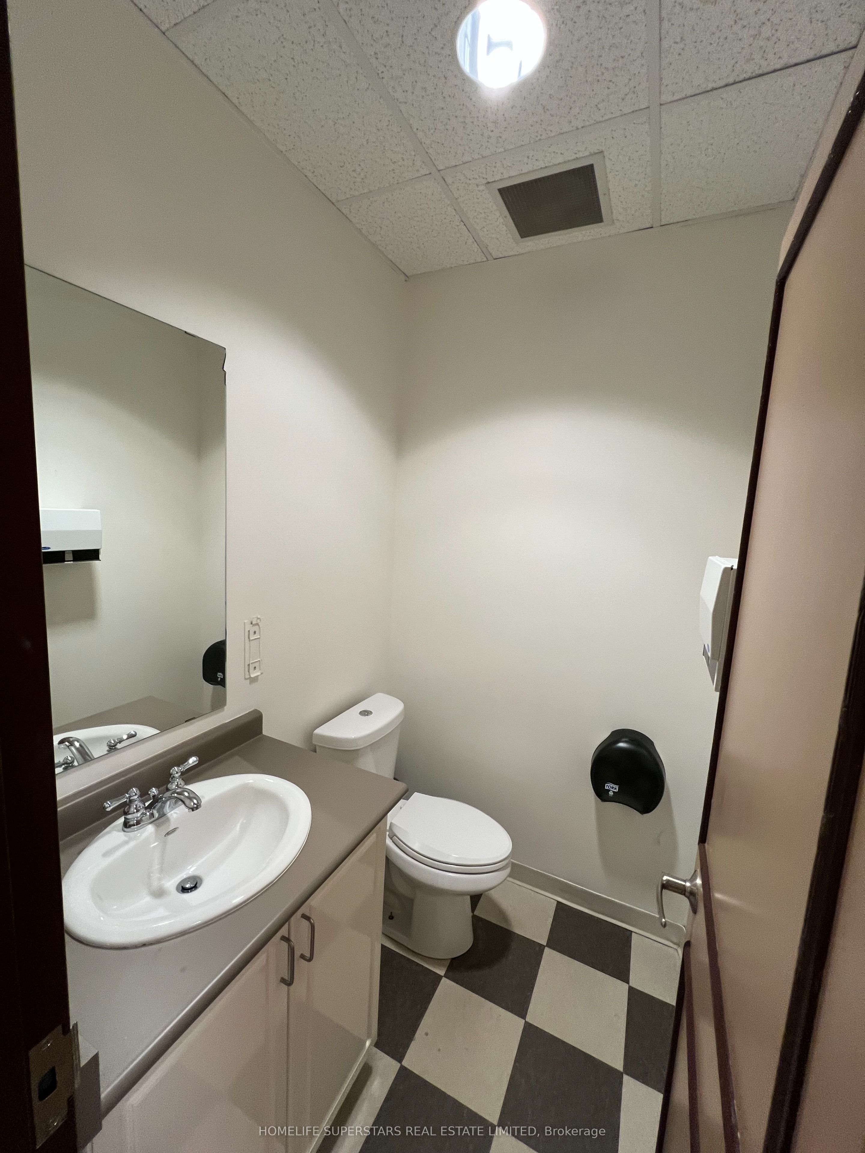#607 - 2250 Bovaird Drive Property Photo 21