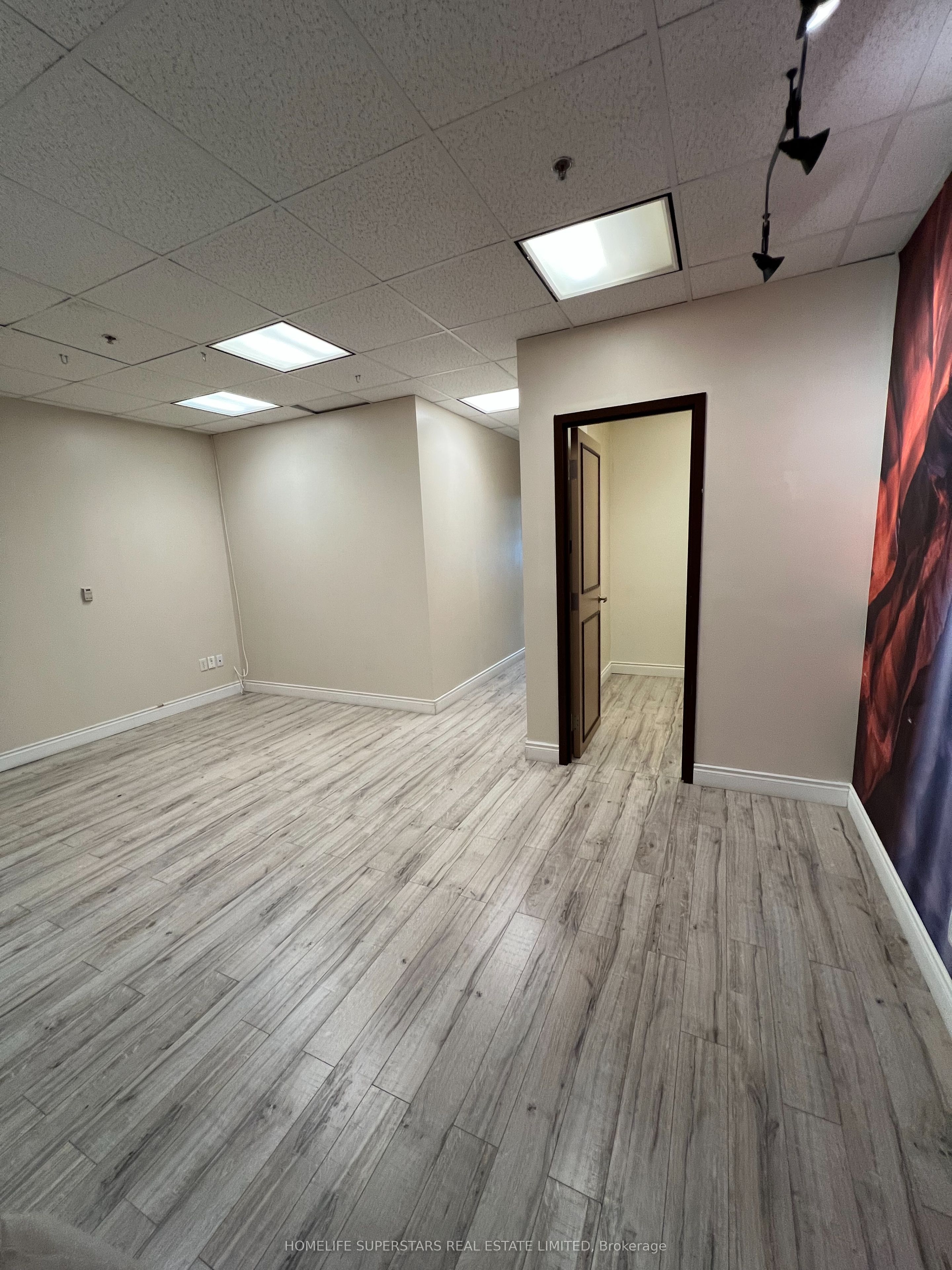 #607 - 2250 Bovaird Drive Property Photo 22