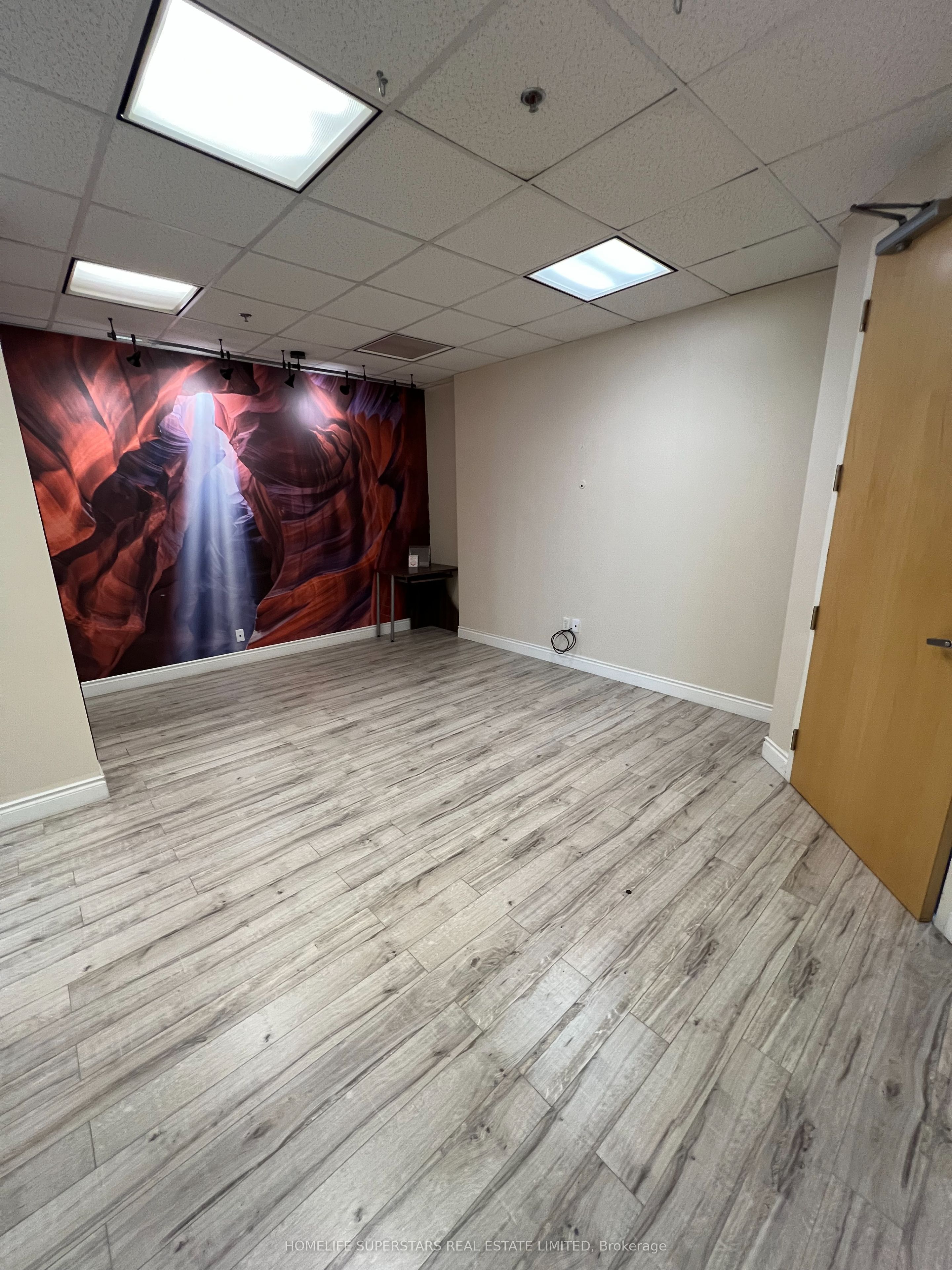 #607 - 2250 Bovaird Drive Property Photo 24
