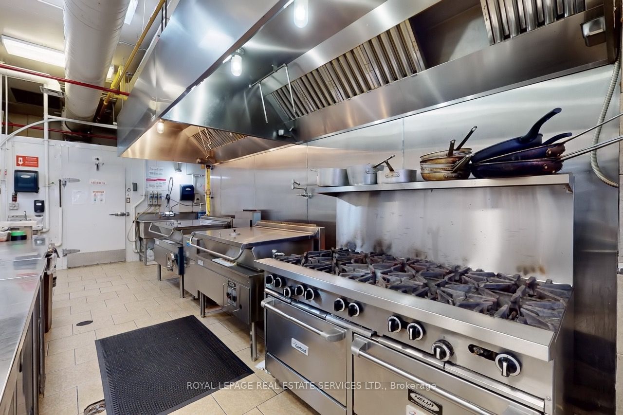 557 Dixon Road Property Photo 8