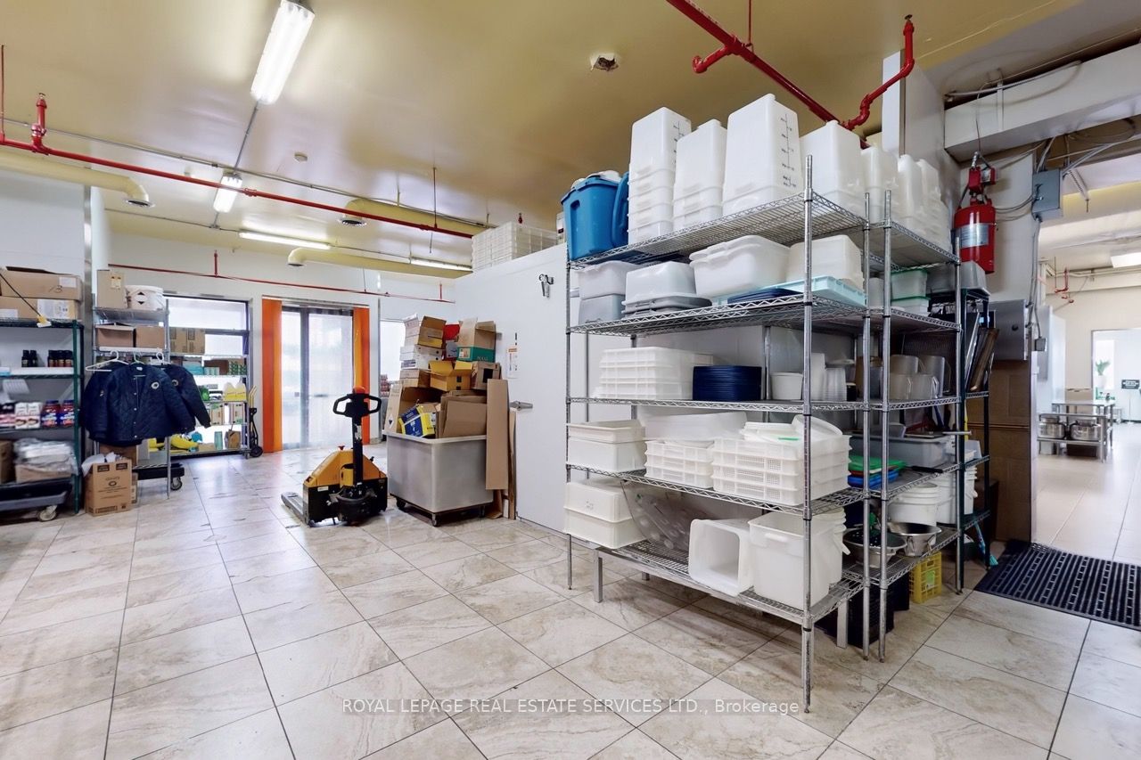 557 Dixon Road Property Photo 11