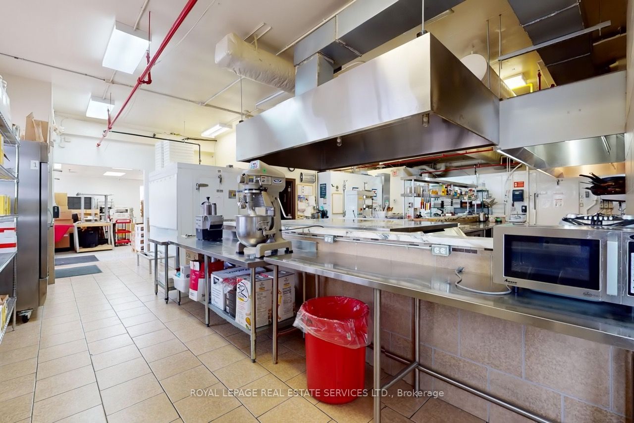 557 Dixon Road Property Photo 16