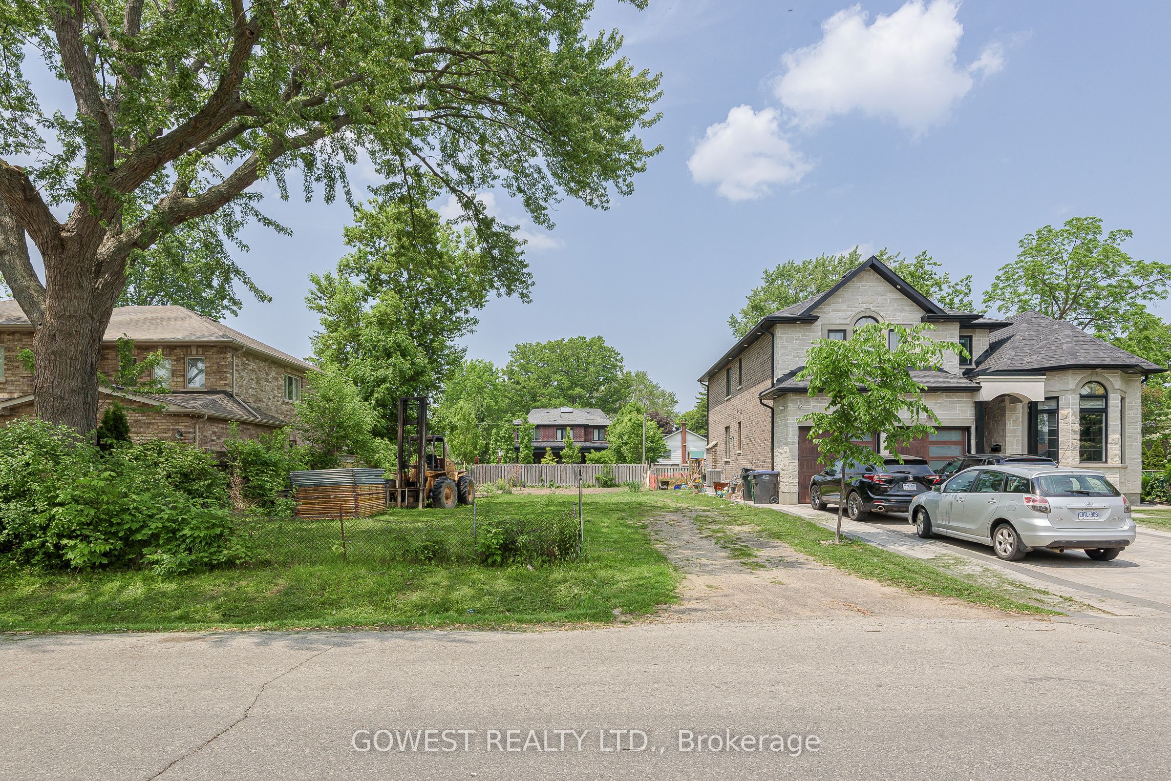 75 Troy St Property Photo 1