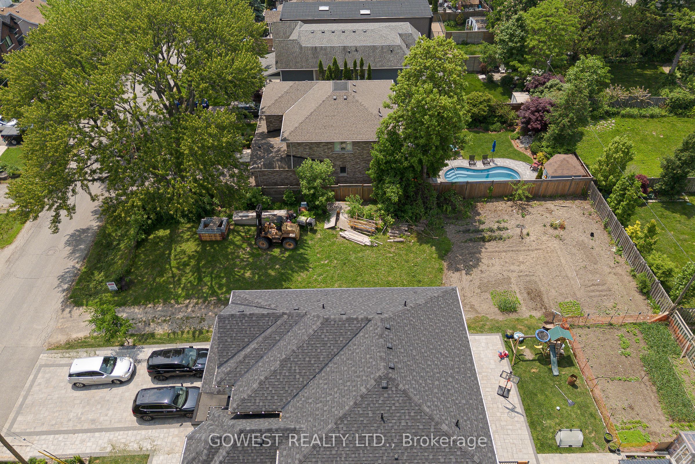 75 Troy St Property Photo 17