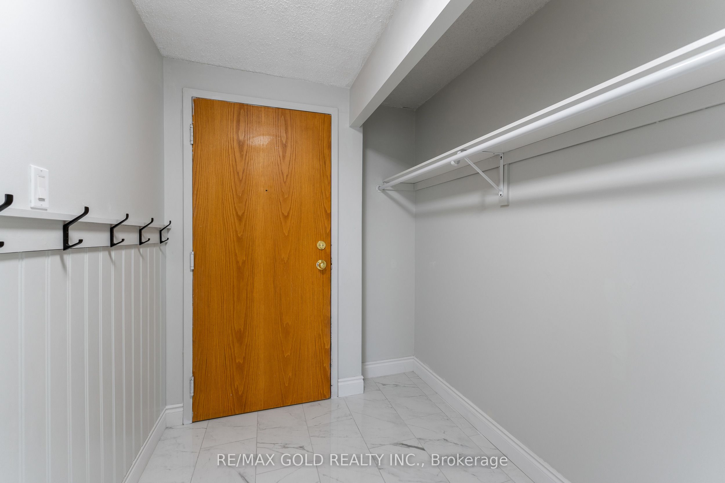 61 Markbrook Lane 413 Property Photo 8