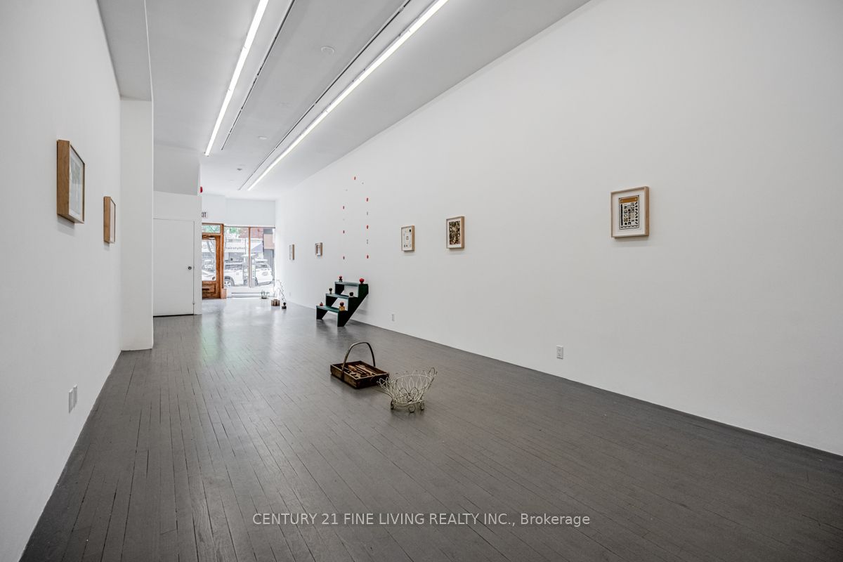 3048 Dundas Street W Property Photo 10