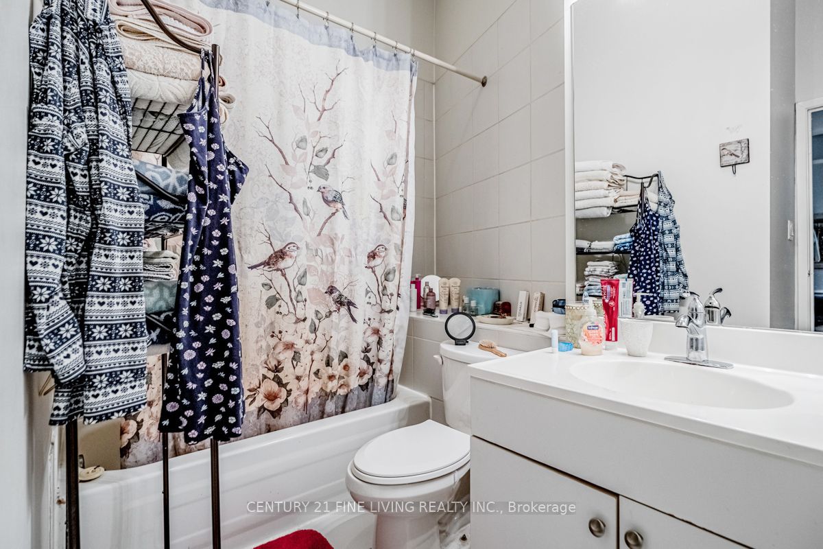 3048 Dundas Street W Property Photo 24