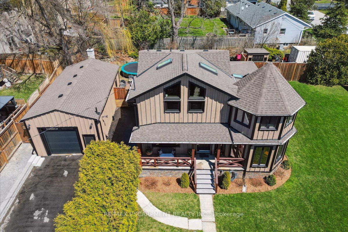 1425 Plains Road W Property Photo 2