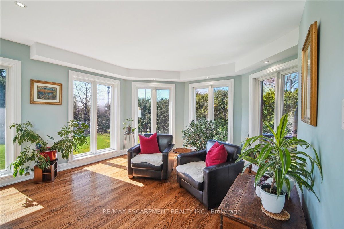 1425 Plains Road W Property Photo 6