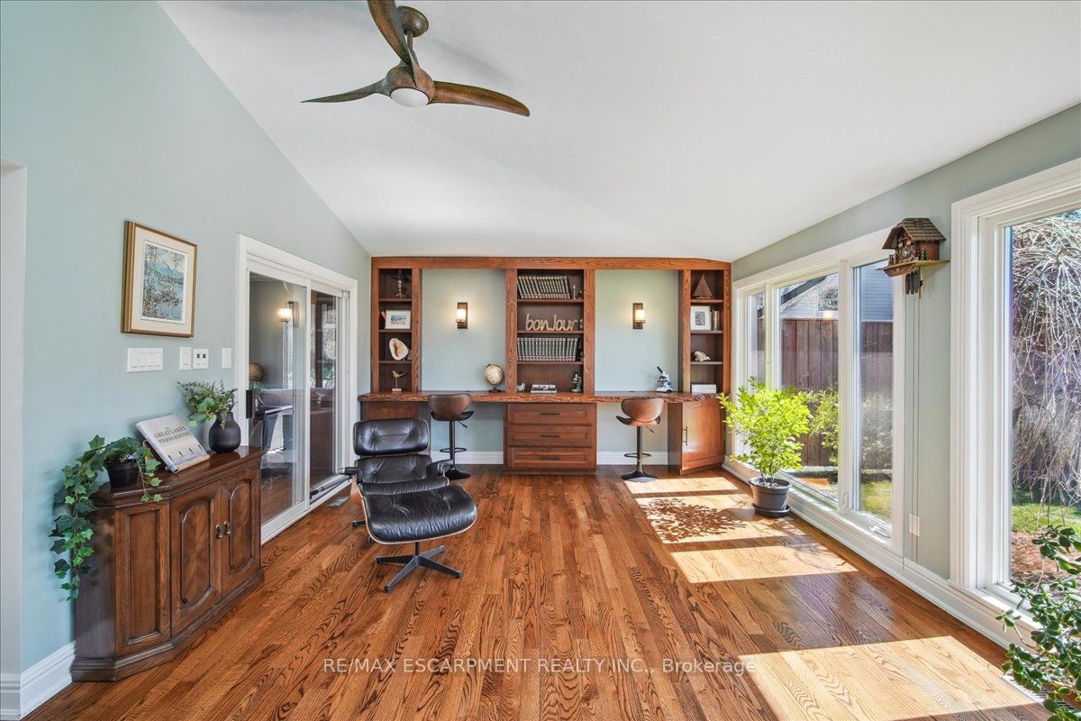 1425 Plains Road W Property Photo 8