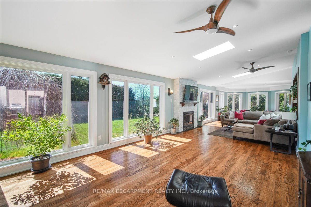 1425 Plains Road W Property Photo 11