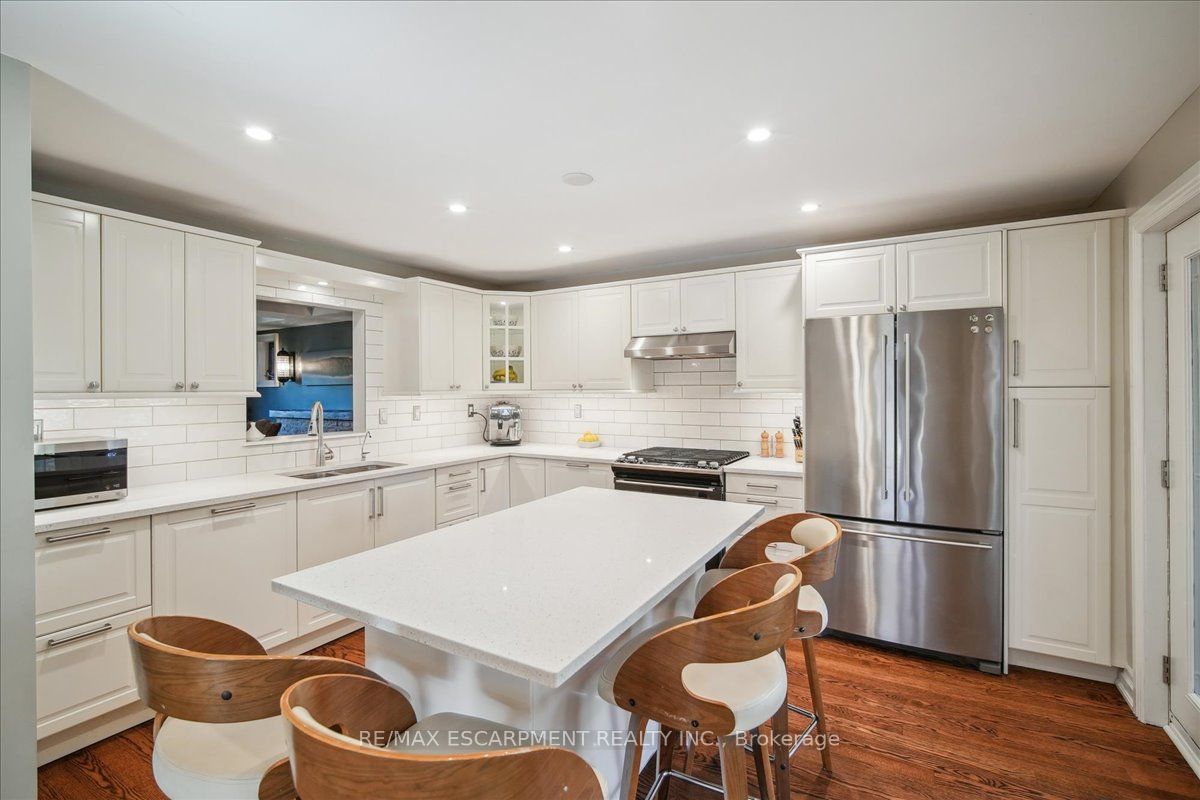 1425 Plains Road W Property Photo 15