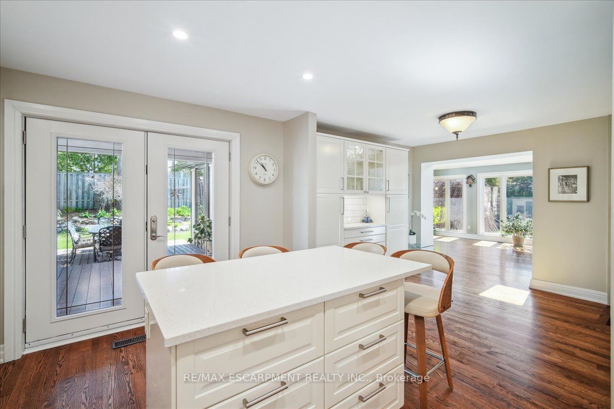 1425 Plains Road W Property Photo 17