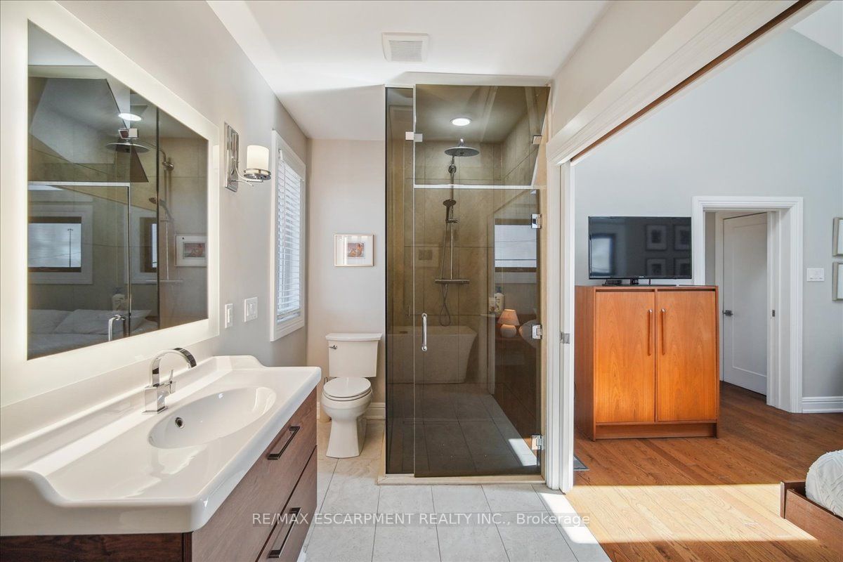 1425 Plains Road W Property Photo 23