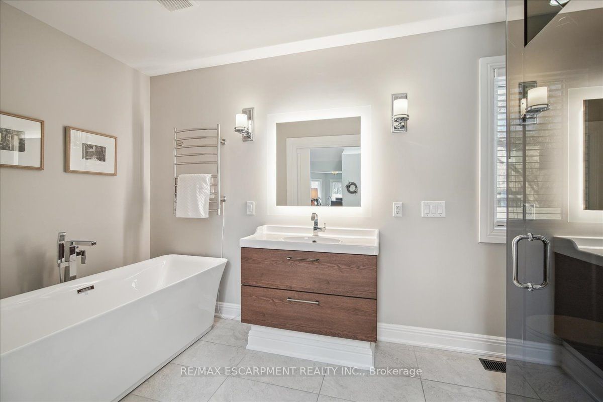 1425 Plains Road W Property Photo 24