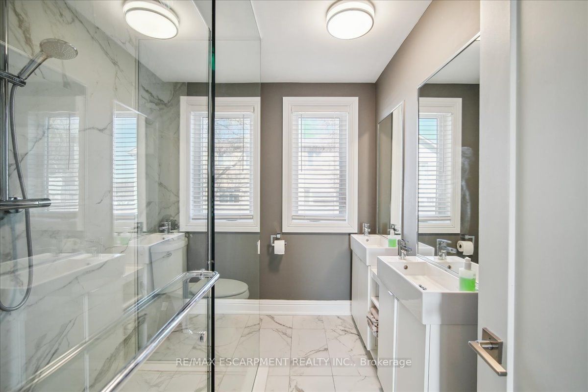 1425 Plains Road W Property Photo 27