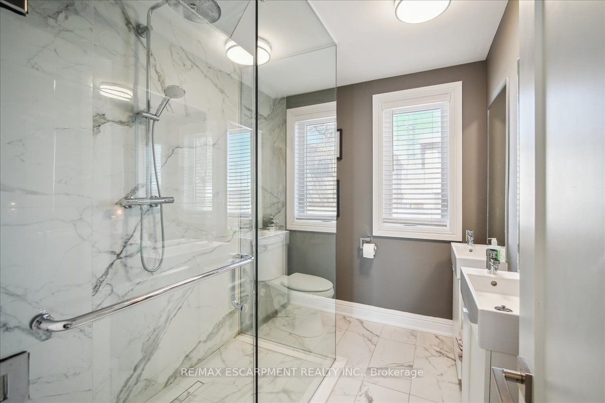 1425 Plains Road W Property Photo 28