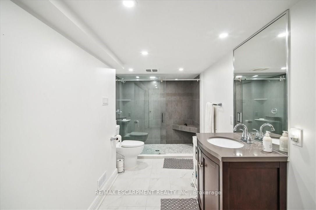 1425 Plains Road W Property Photo 33