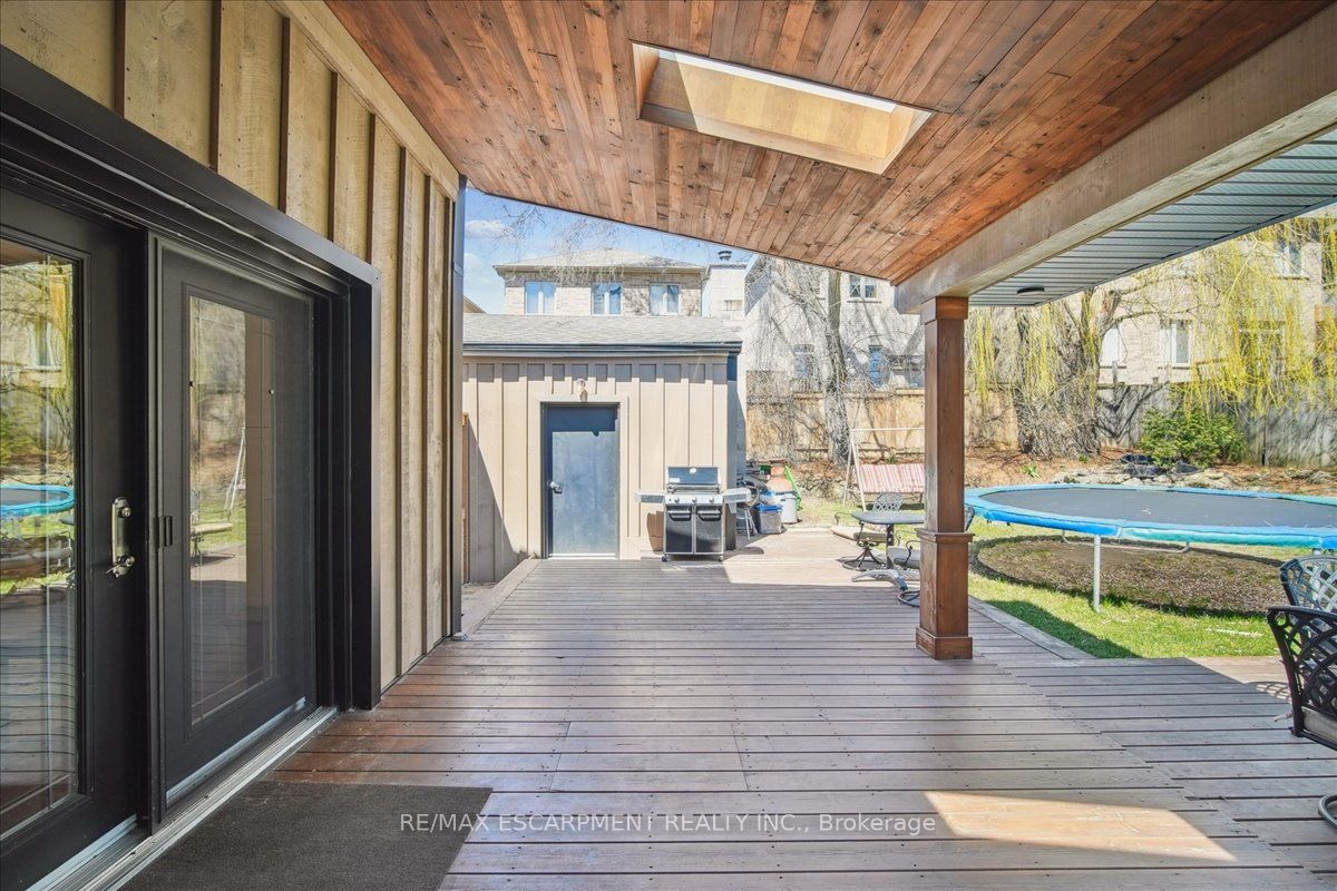 1425 Plains Road W Property Photo 39