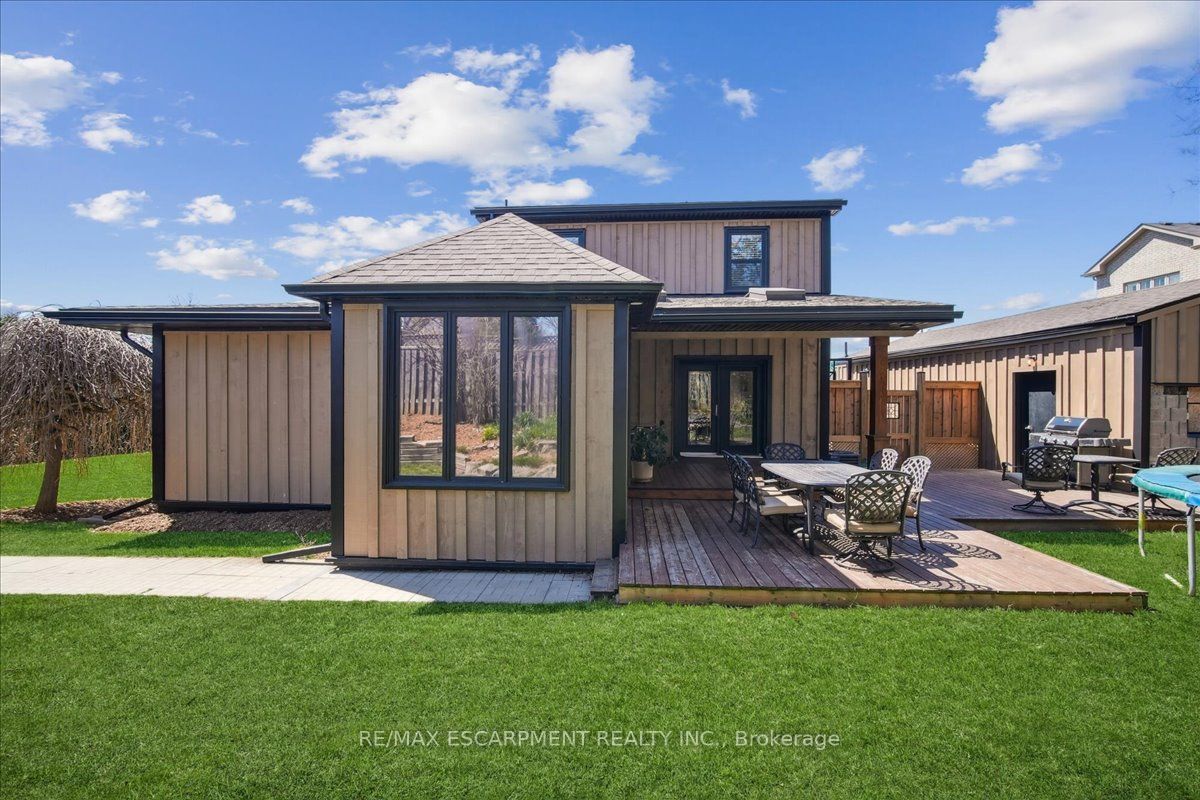 1425 Plains Road W Property Photo 42