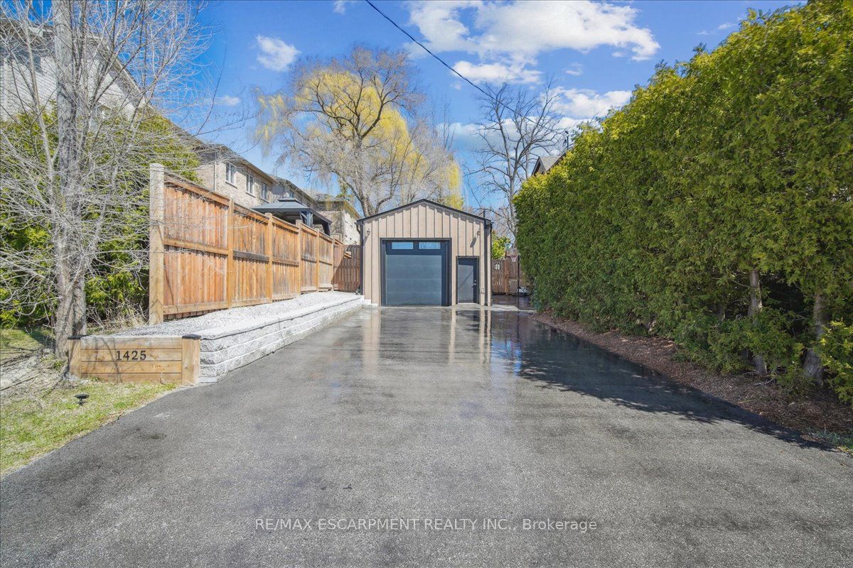 1425 Plains Road W Property Photo 45