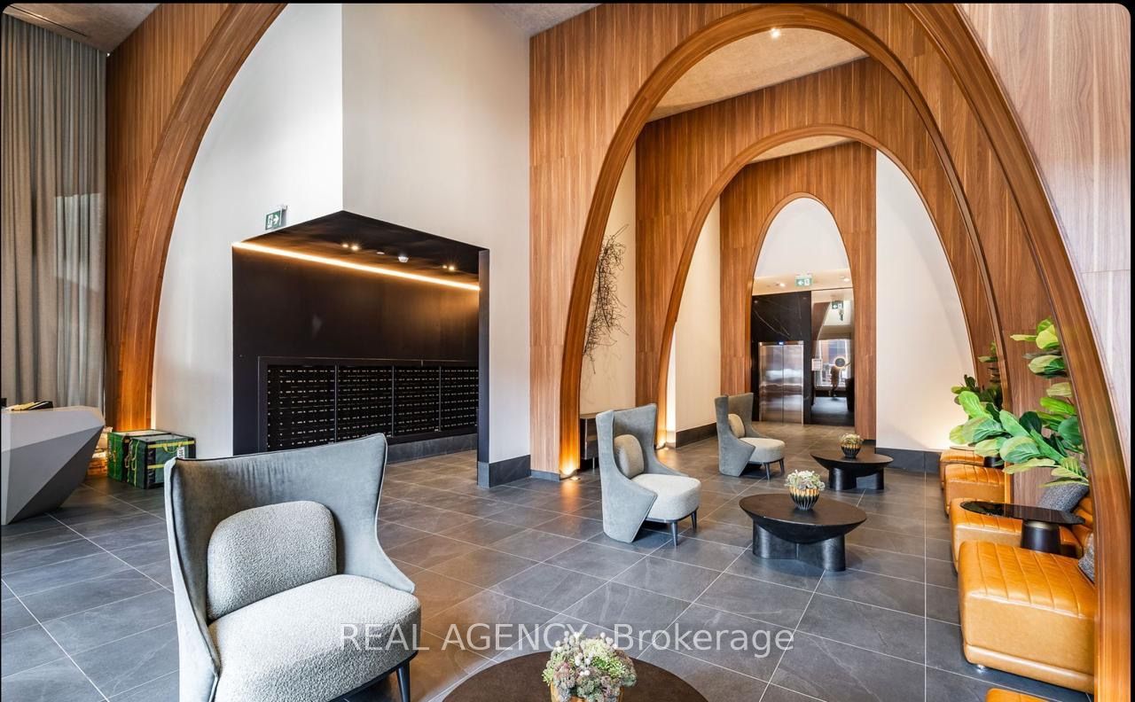 270 Dufferin Street 821 Property Photo 1