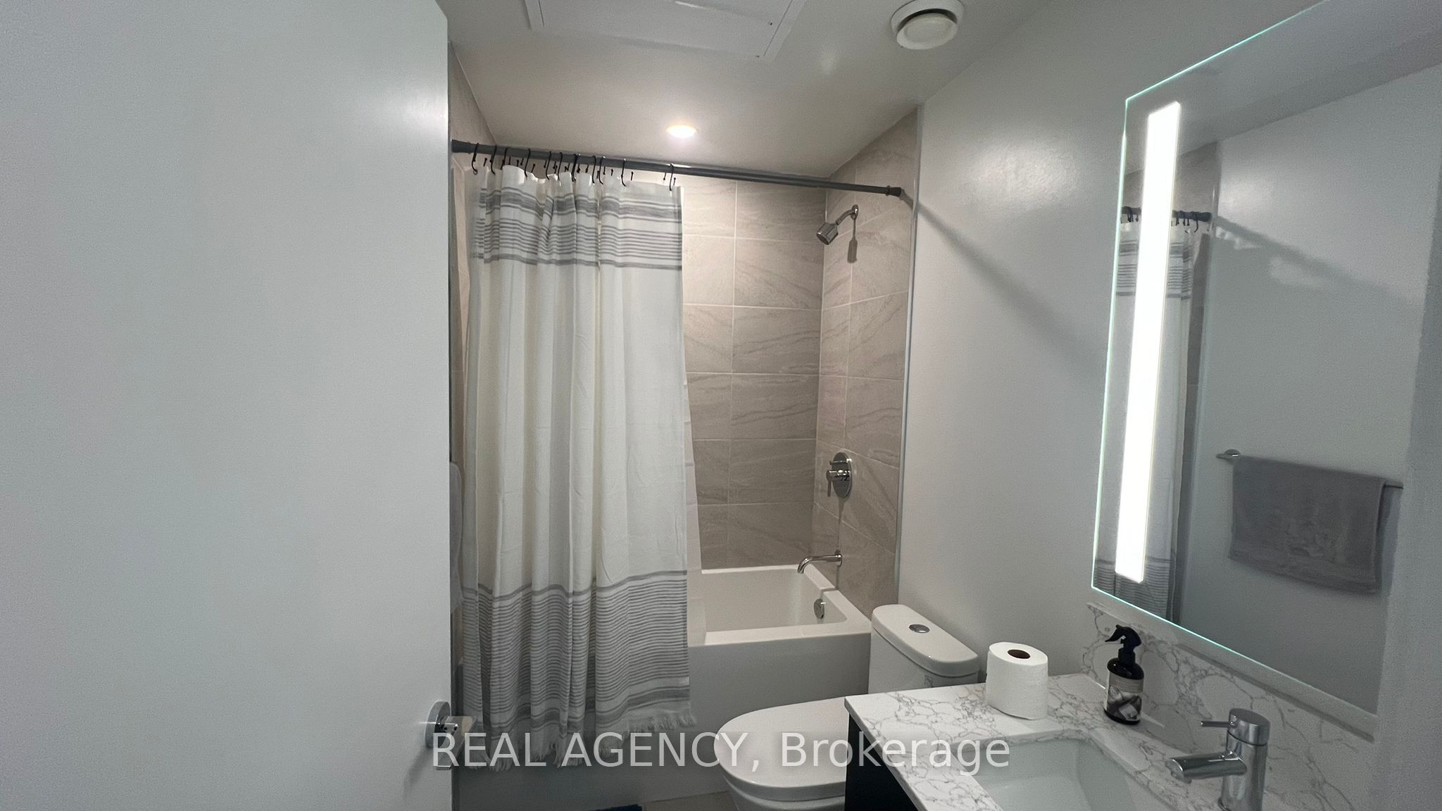 270 Dufferin Street 821 Property Photo 21