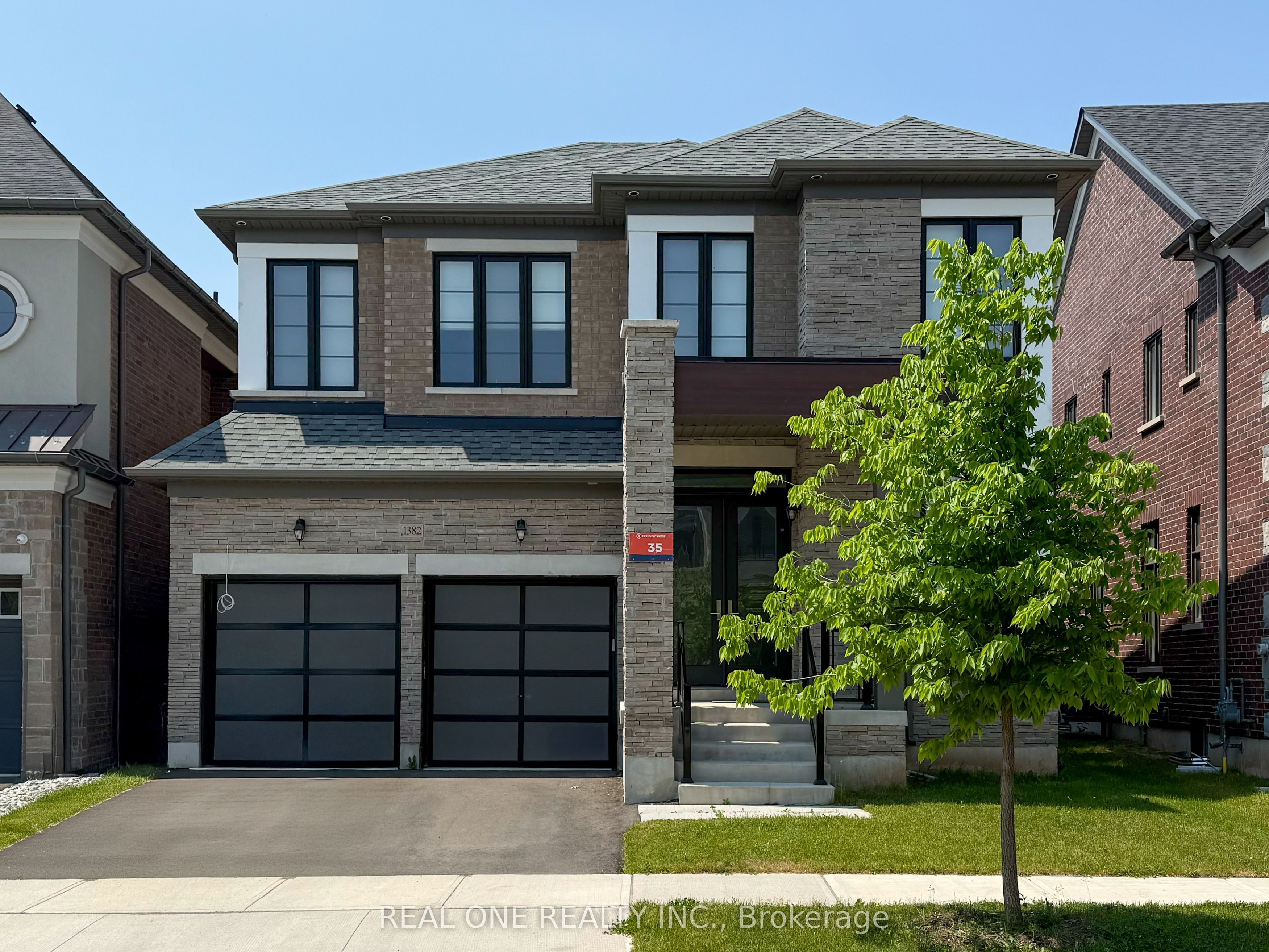 1382 Queens Plate Road Property Photo 1