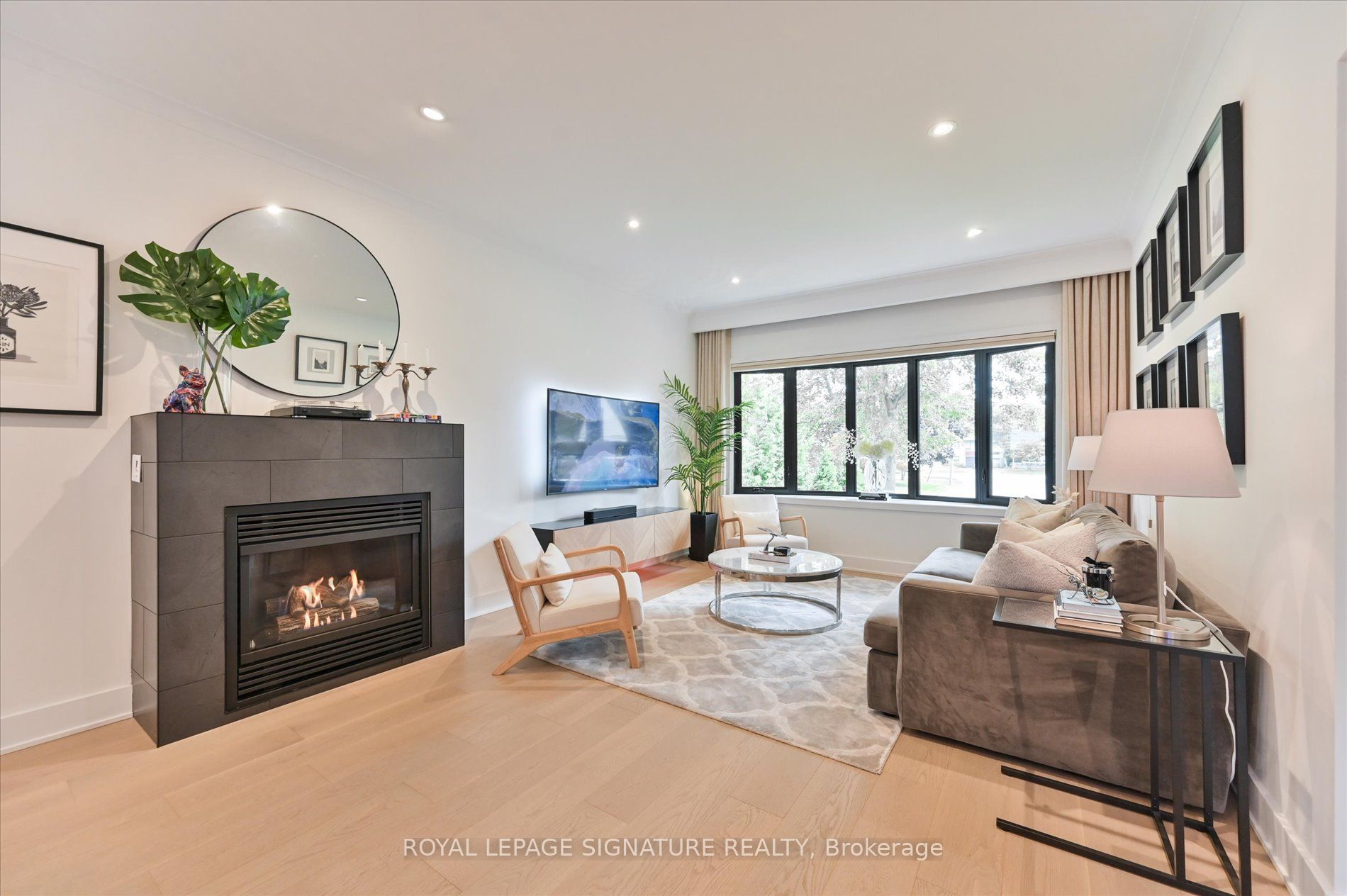 995 Dormer Street Property Photo 8