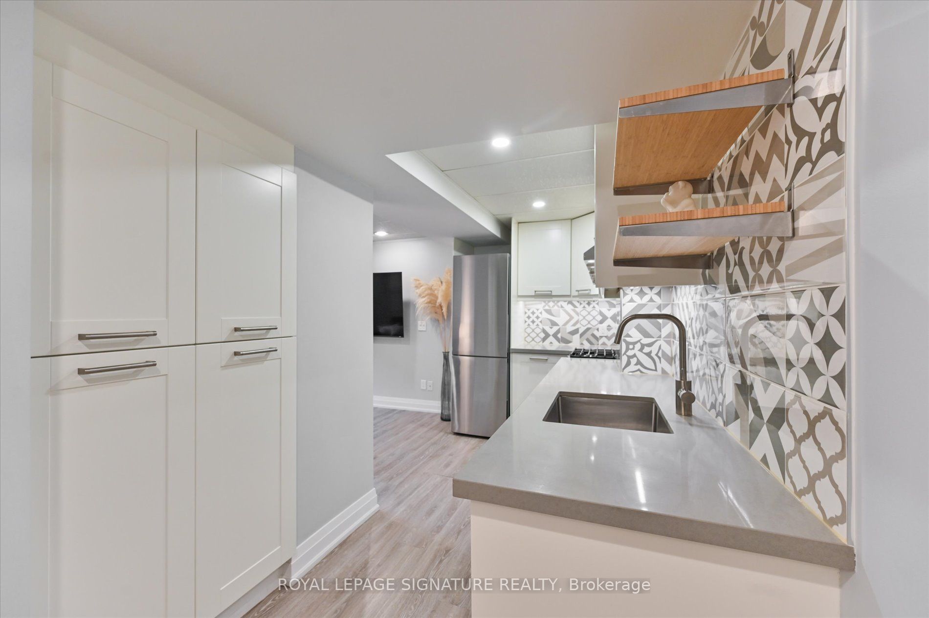 995 Dormer Street Property Photo 33